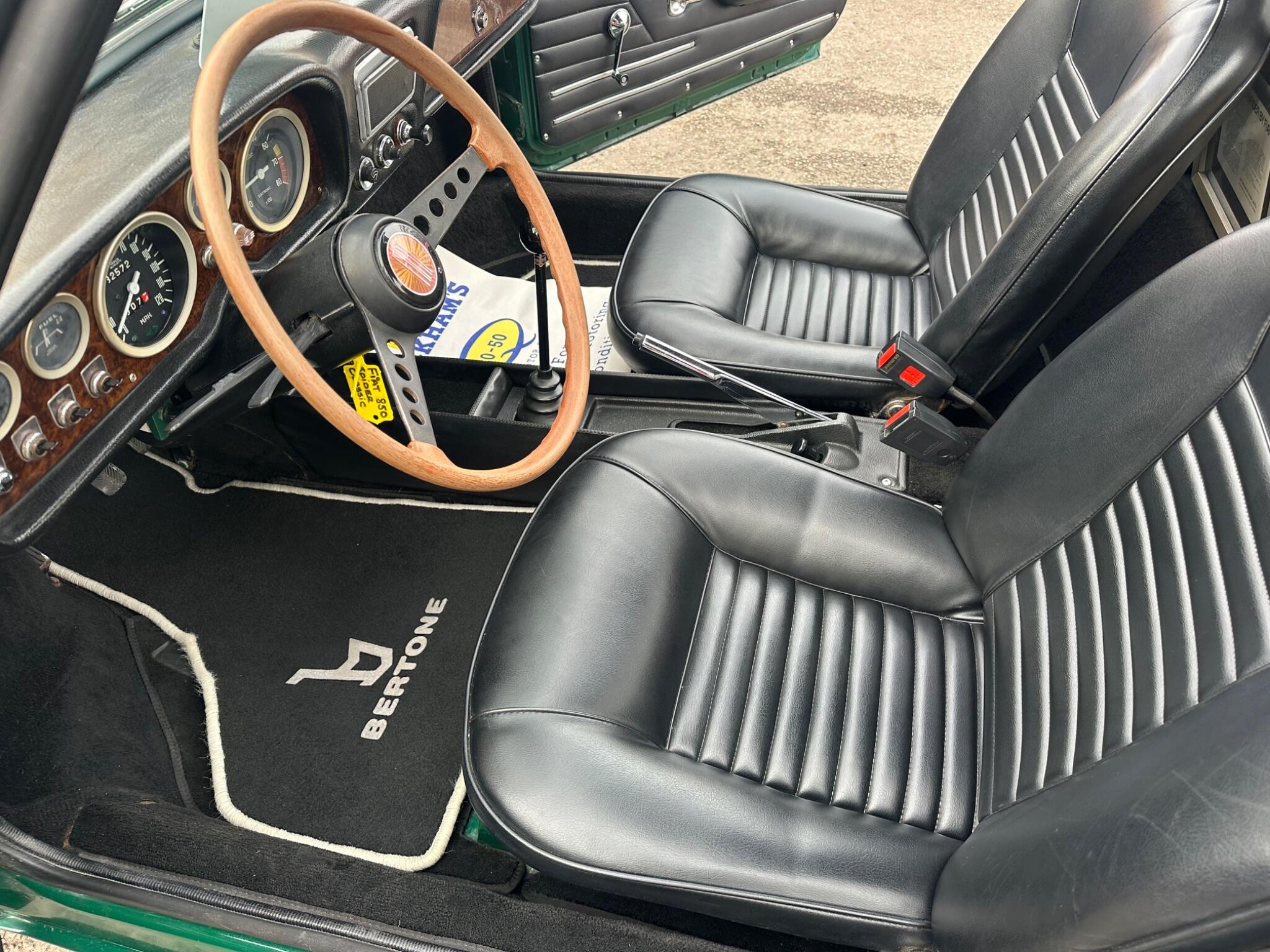 Fiat 850 view 16