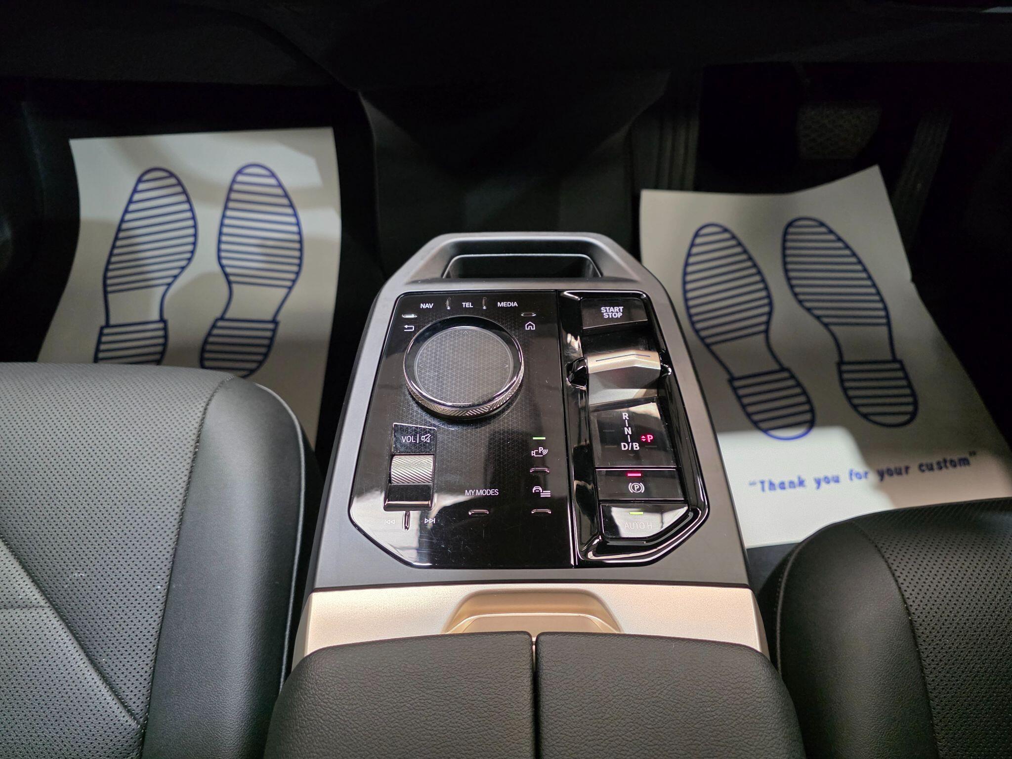 BMW Ix view 14