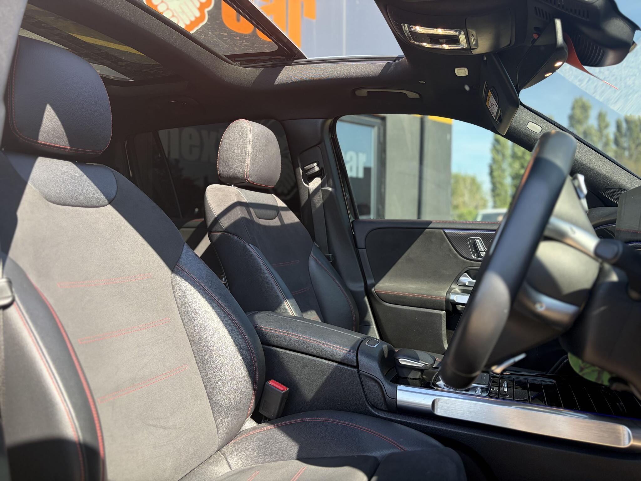 Mercedes-Benz GLB view 15