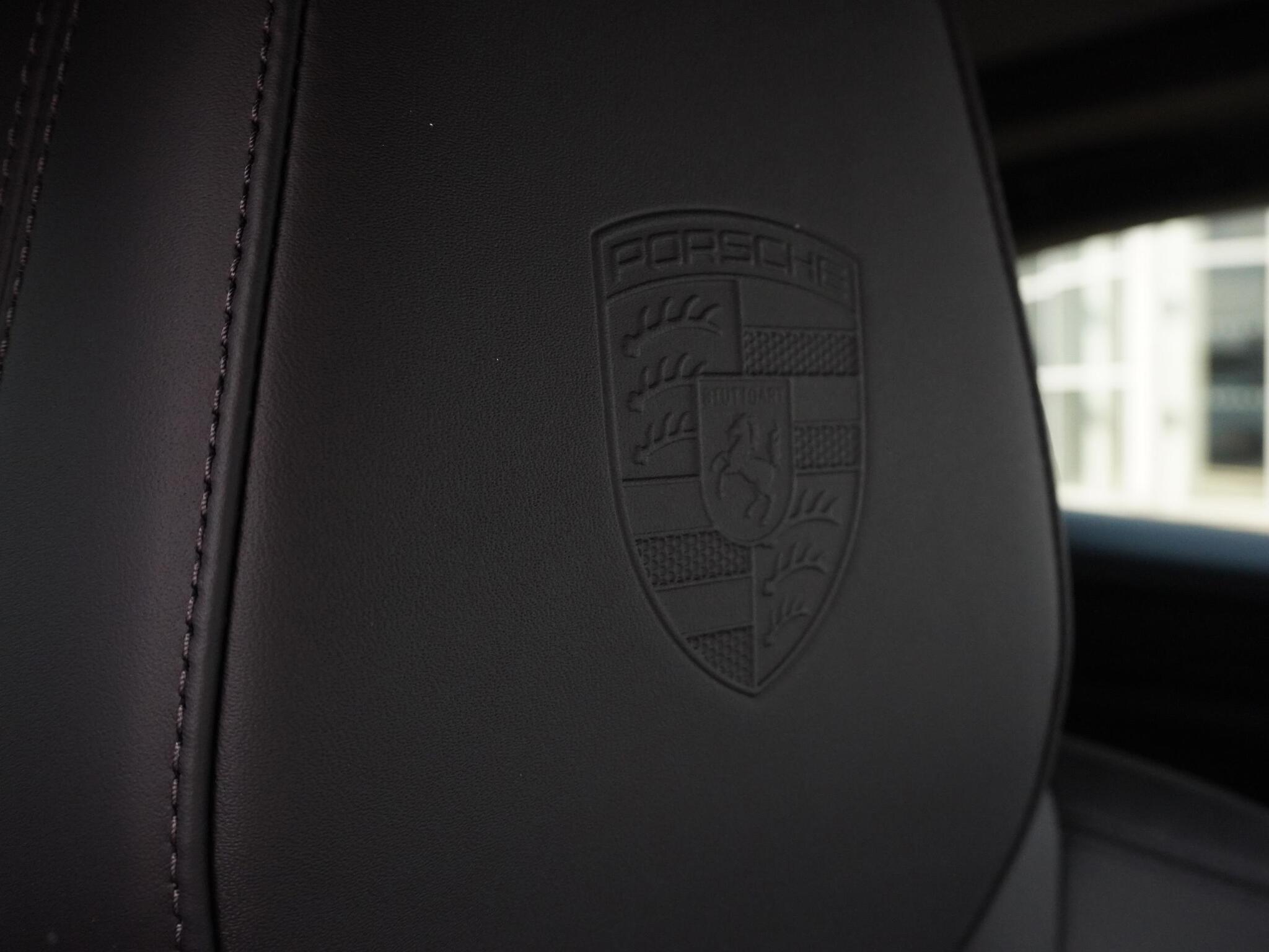 Porsche Macan view 14