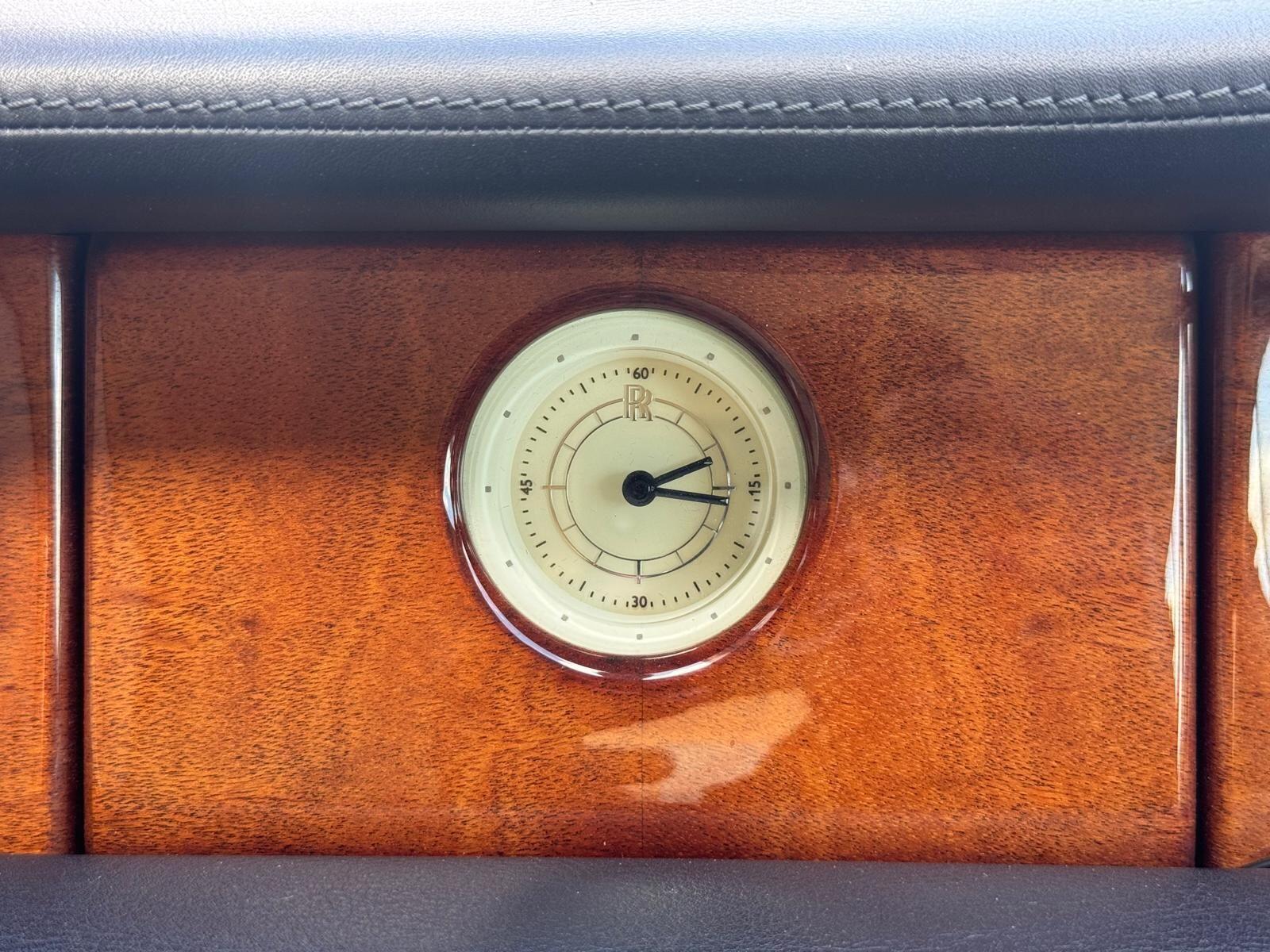 Rolls-Royce Phantom view 38