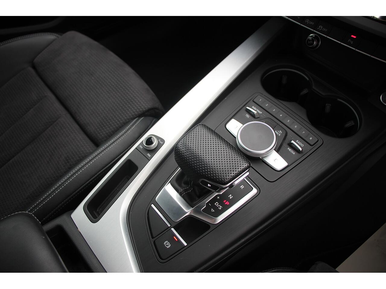 Audi A4 view 28