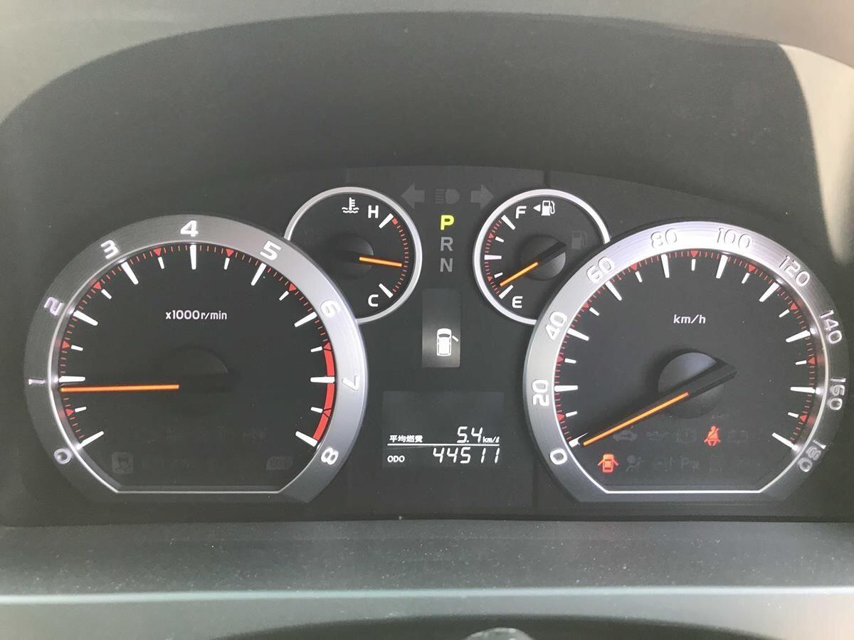Toyota Alphard view 13