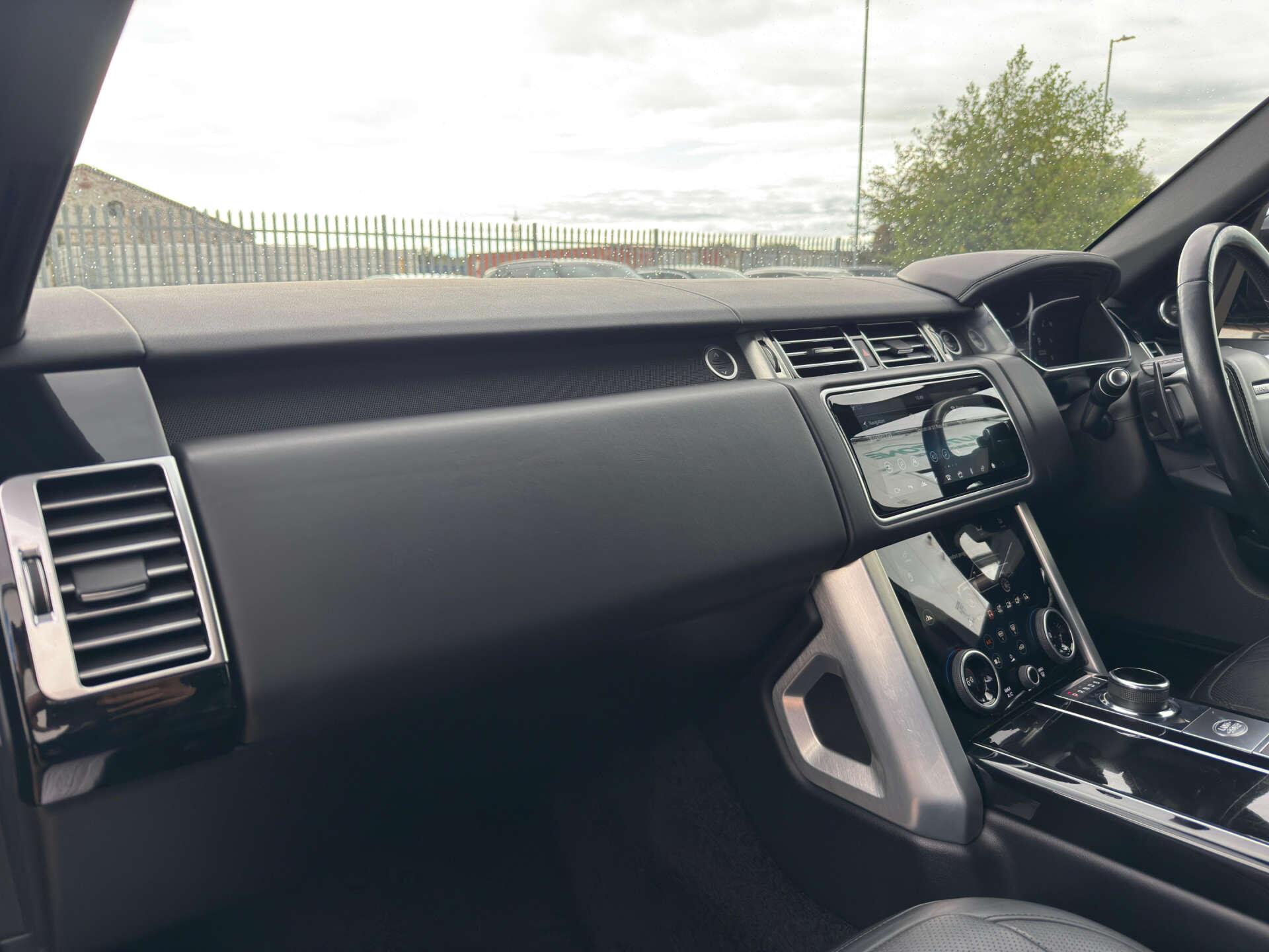 Land Rover Range Rover view 46