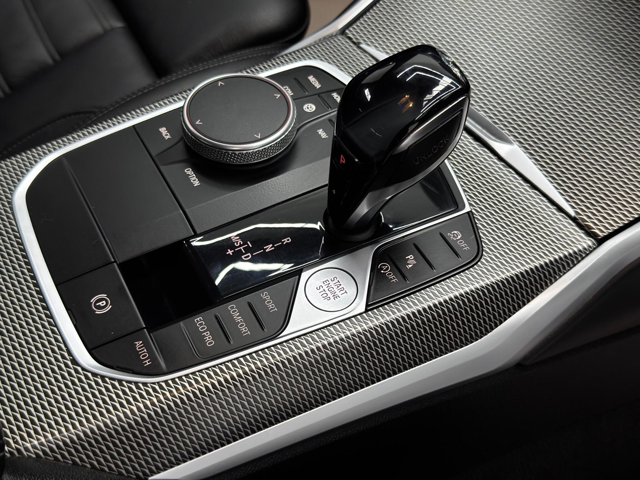 BMW 3 Series view 8