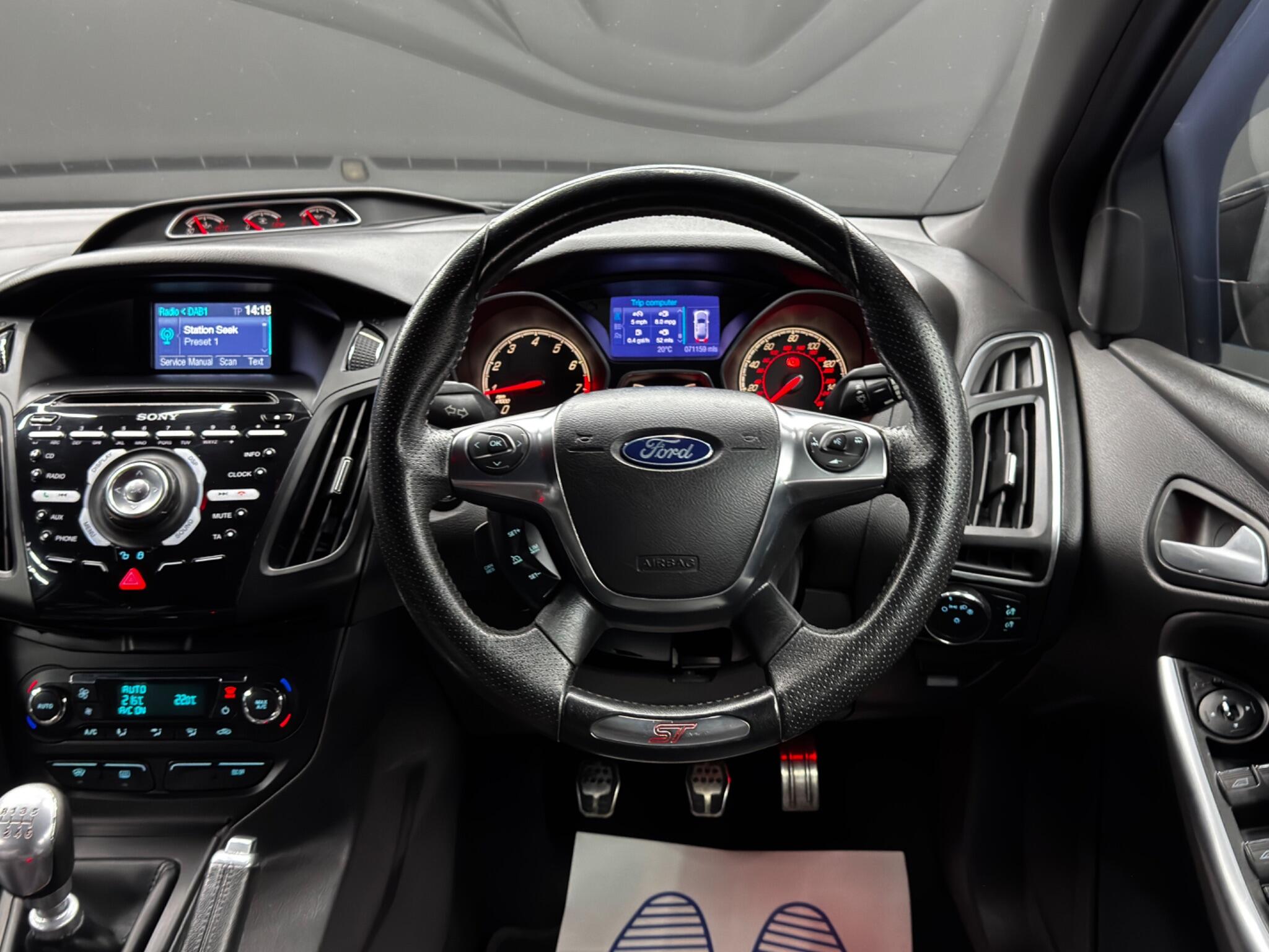 Ford Focus view 18