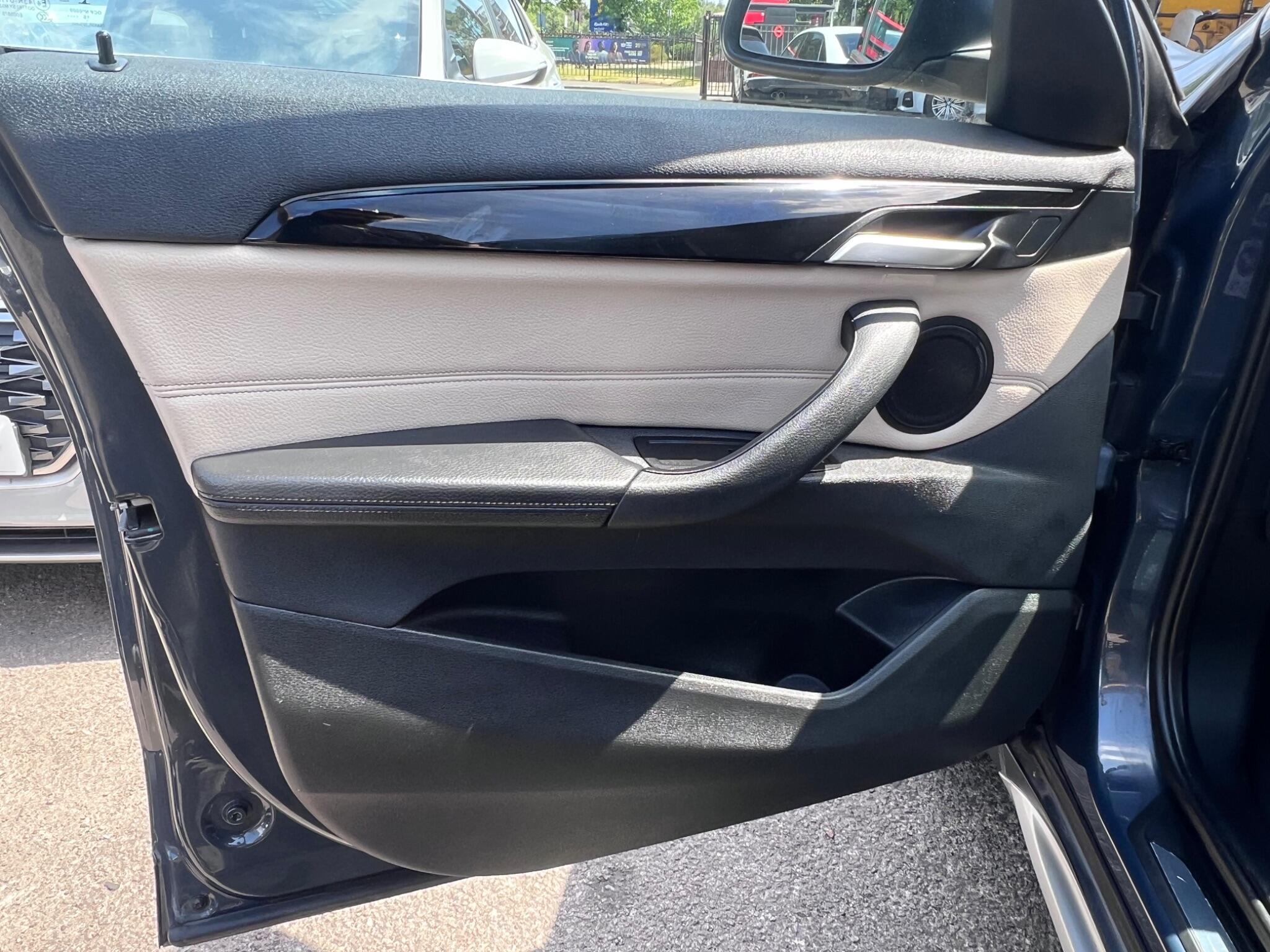 BMW X1 view 30