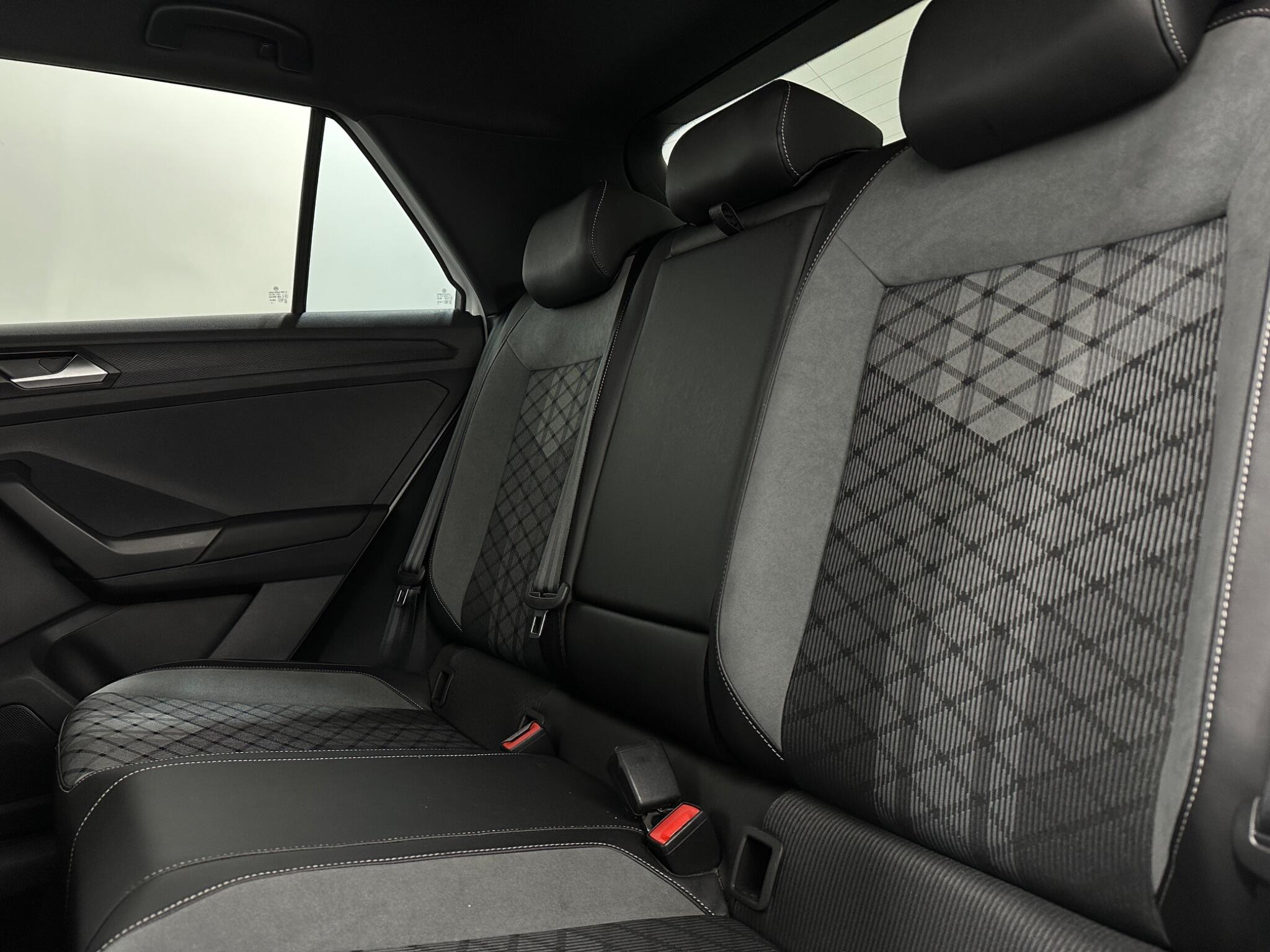 Volkswagen T-Roc view 39