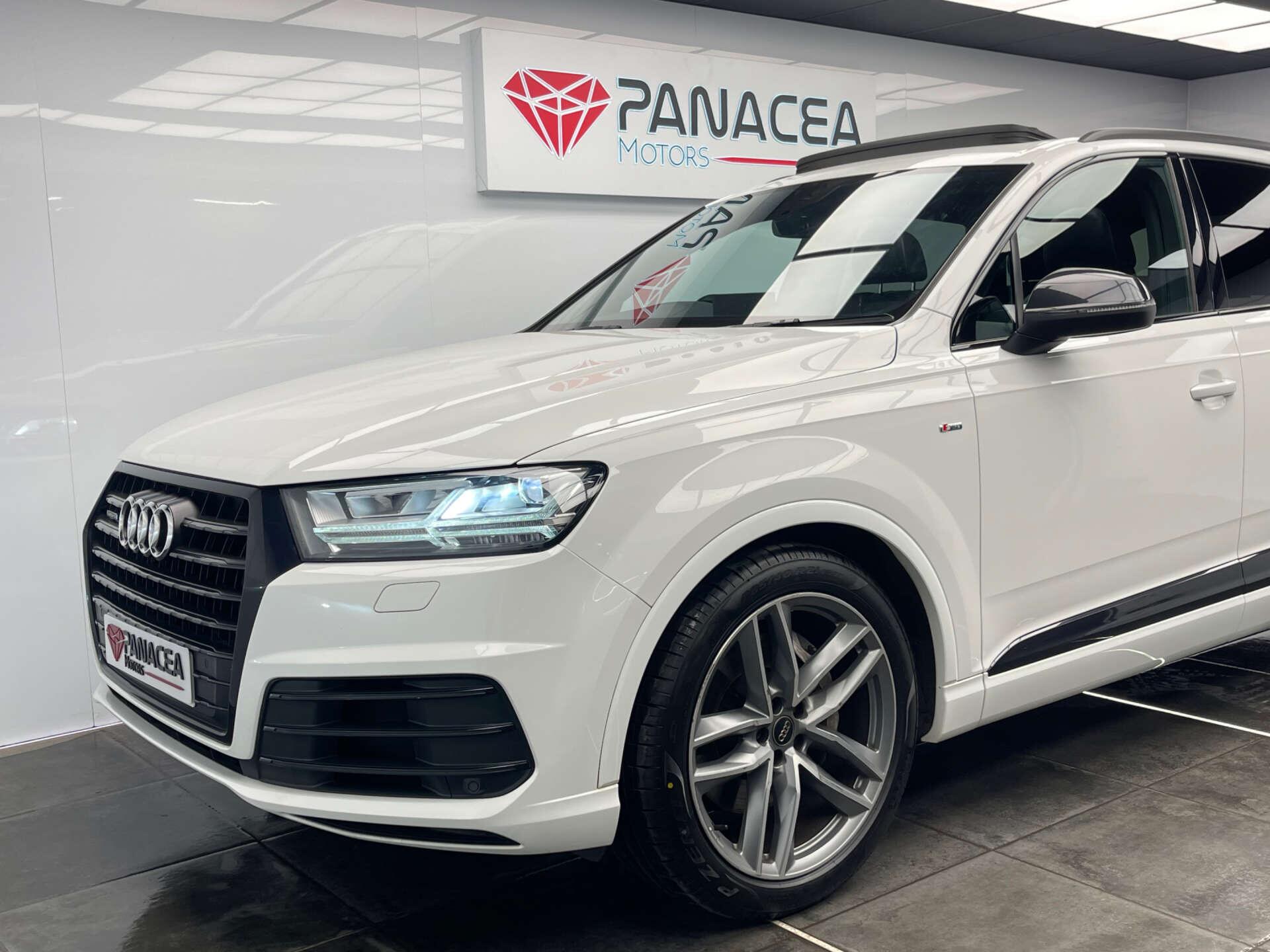 Audi Q7 view 45