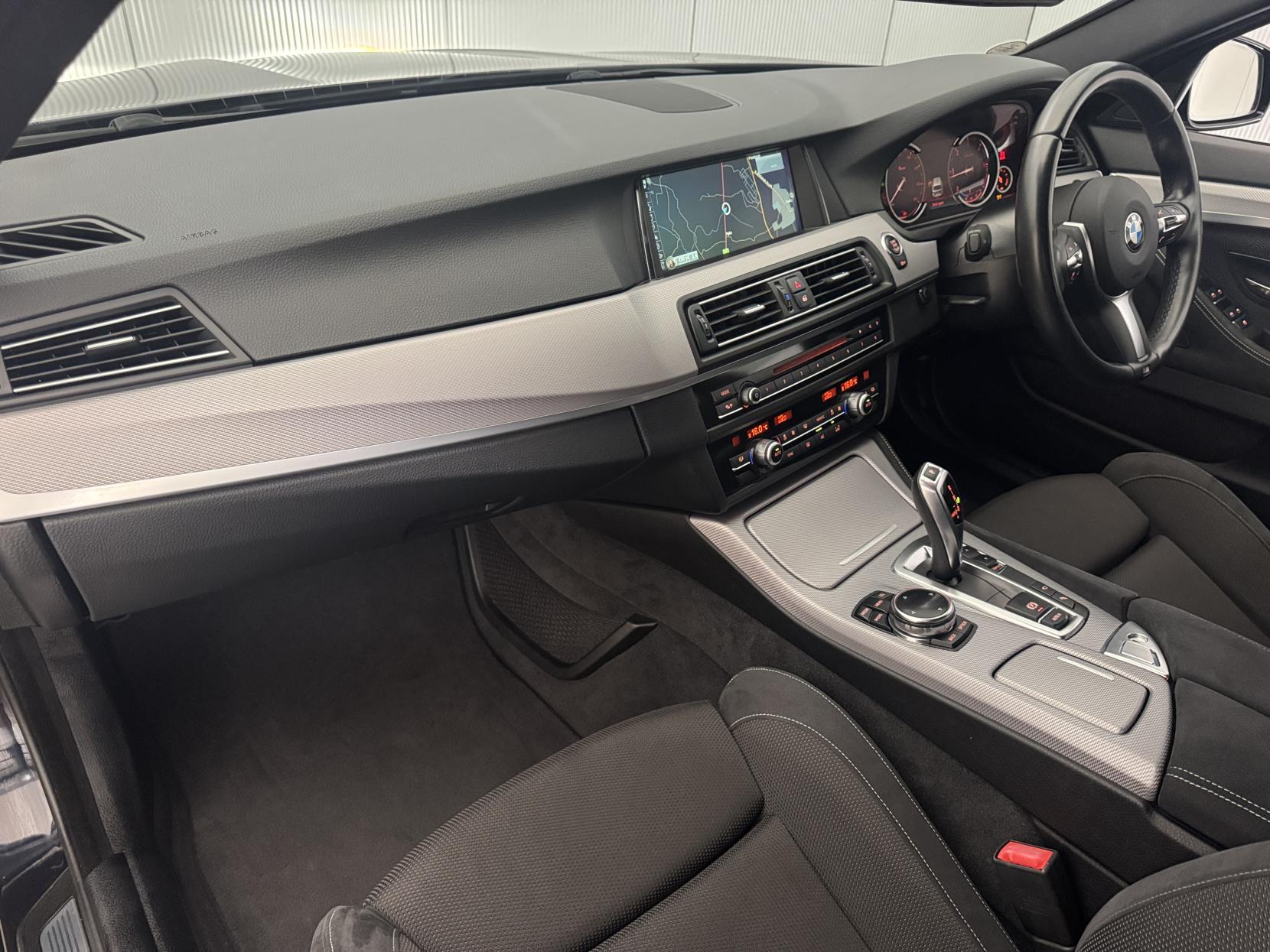 BMW 5 Series view 57