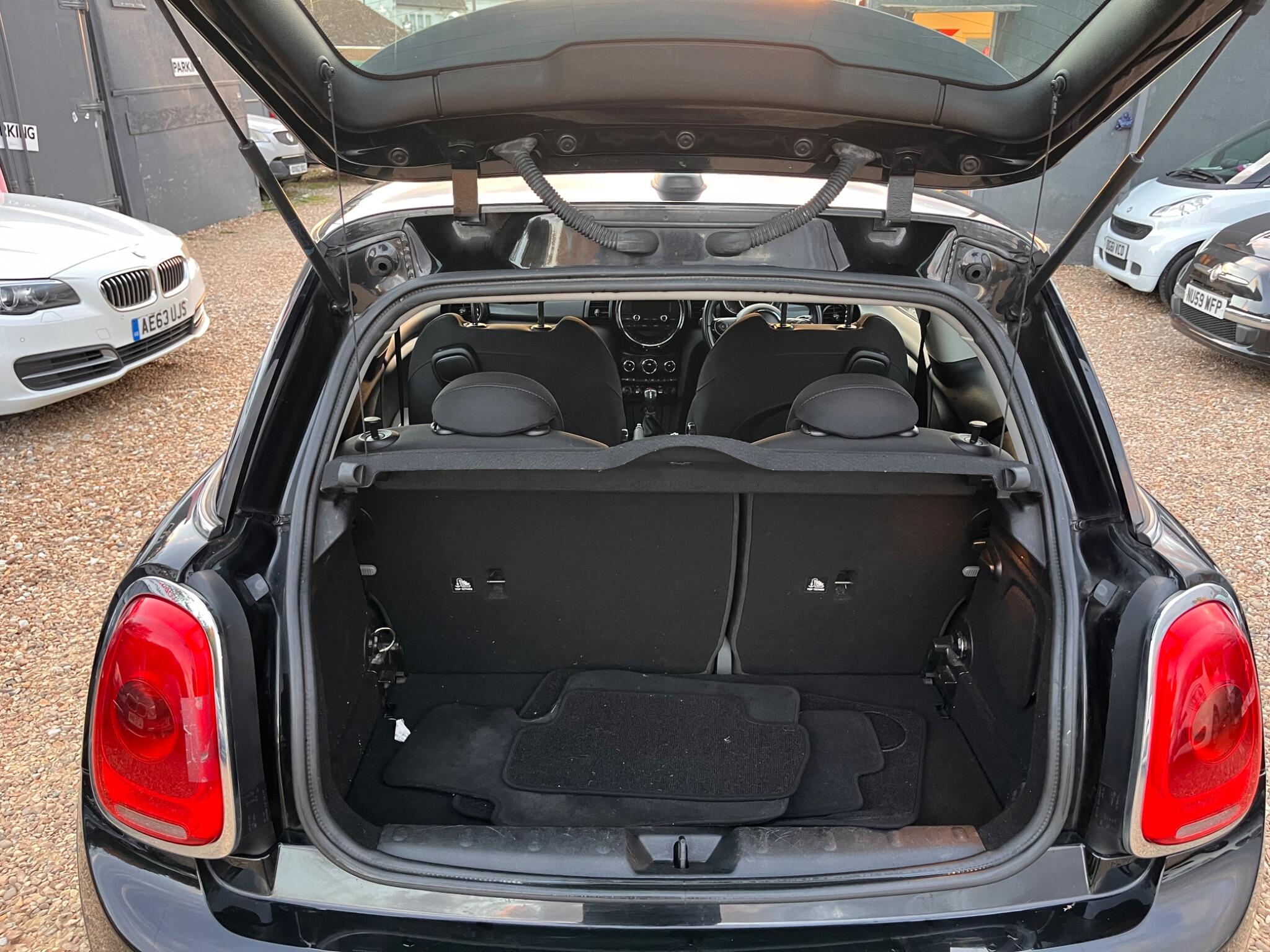 MINI Hatch view 33