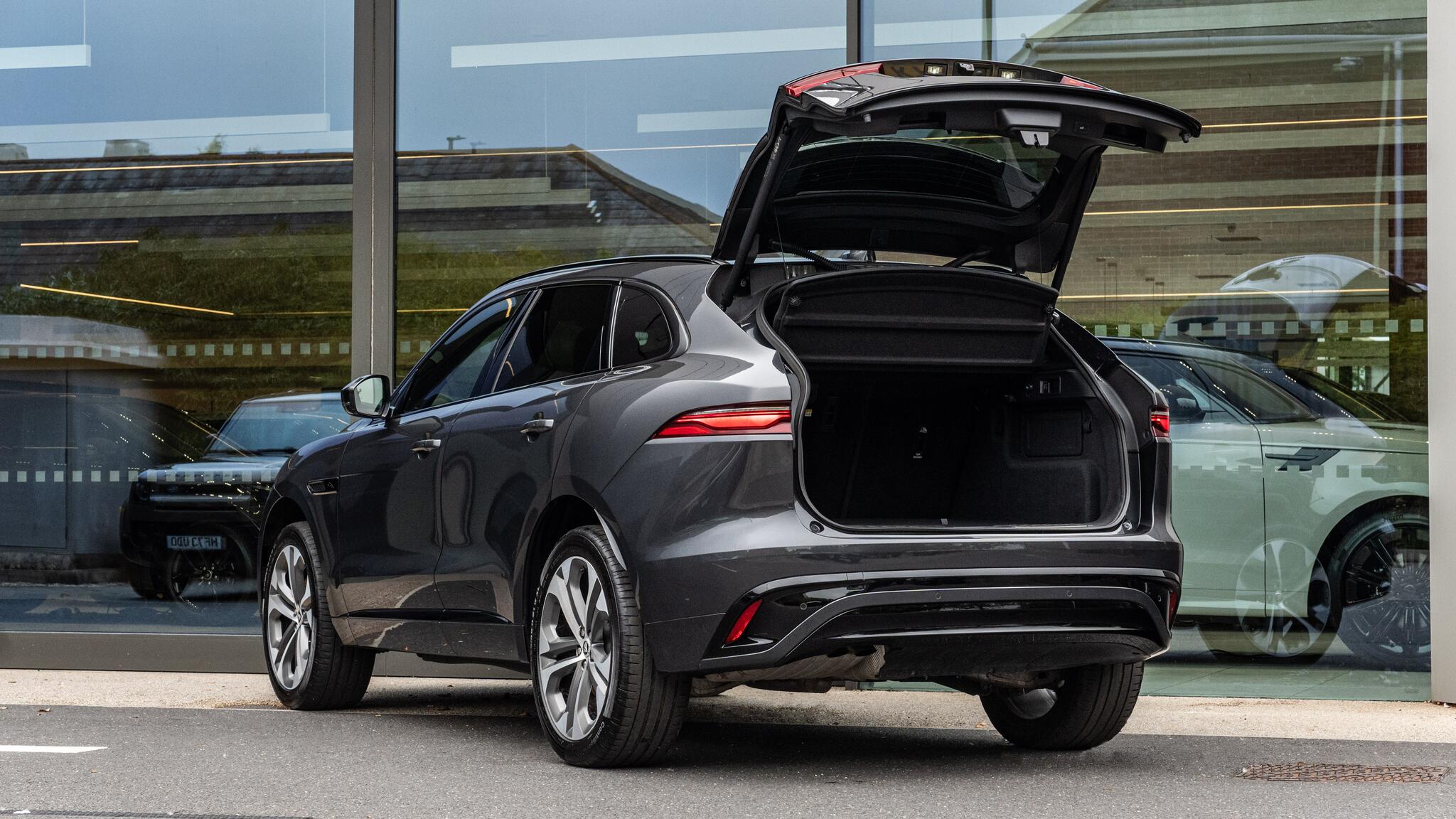 Jaguar F-Pace view 89