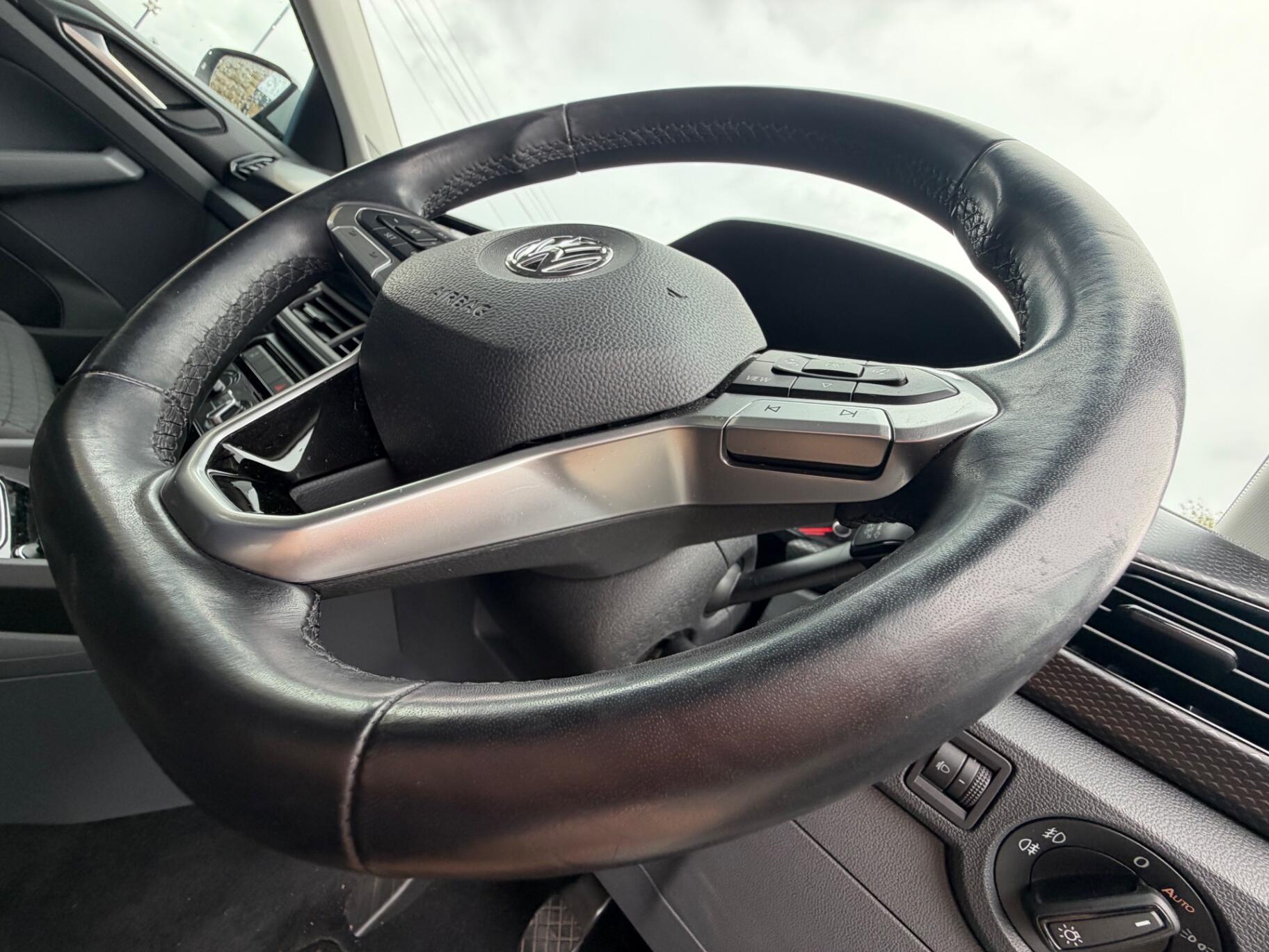 Volkswagen T-Cross view 17