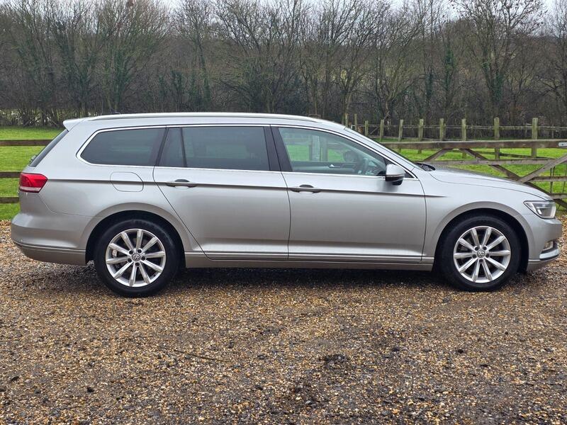 2015 Volkswagen Passat image 4