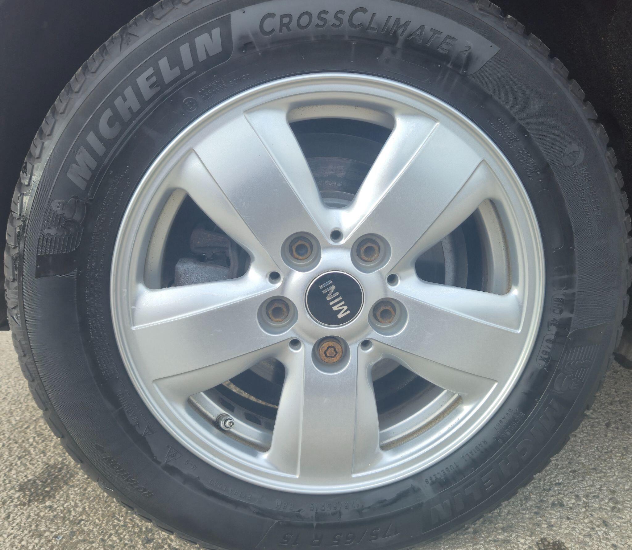 Mini Hatch view 25