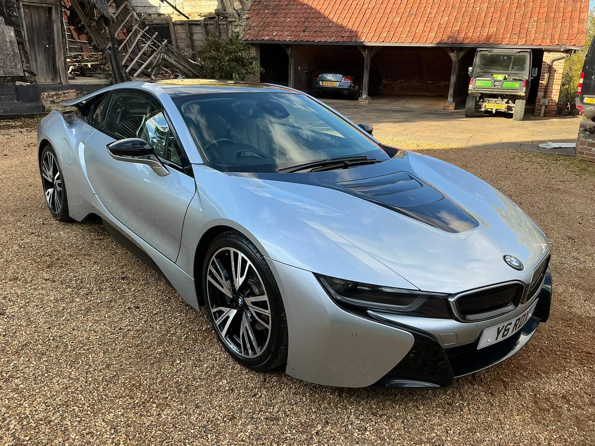 BMW i8
