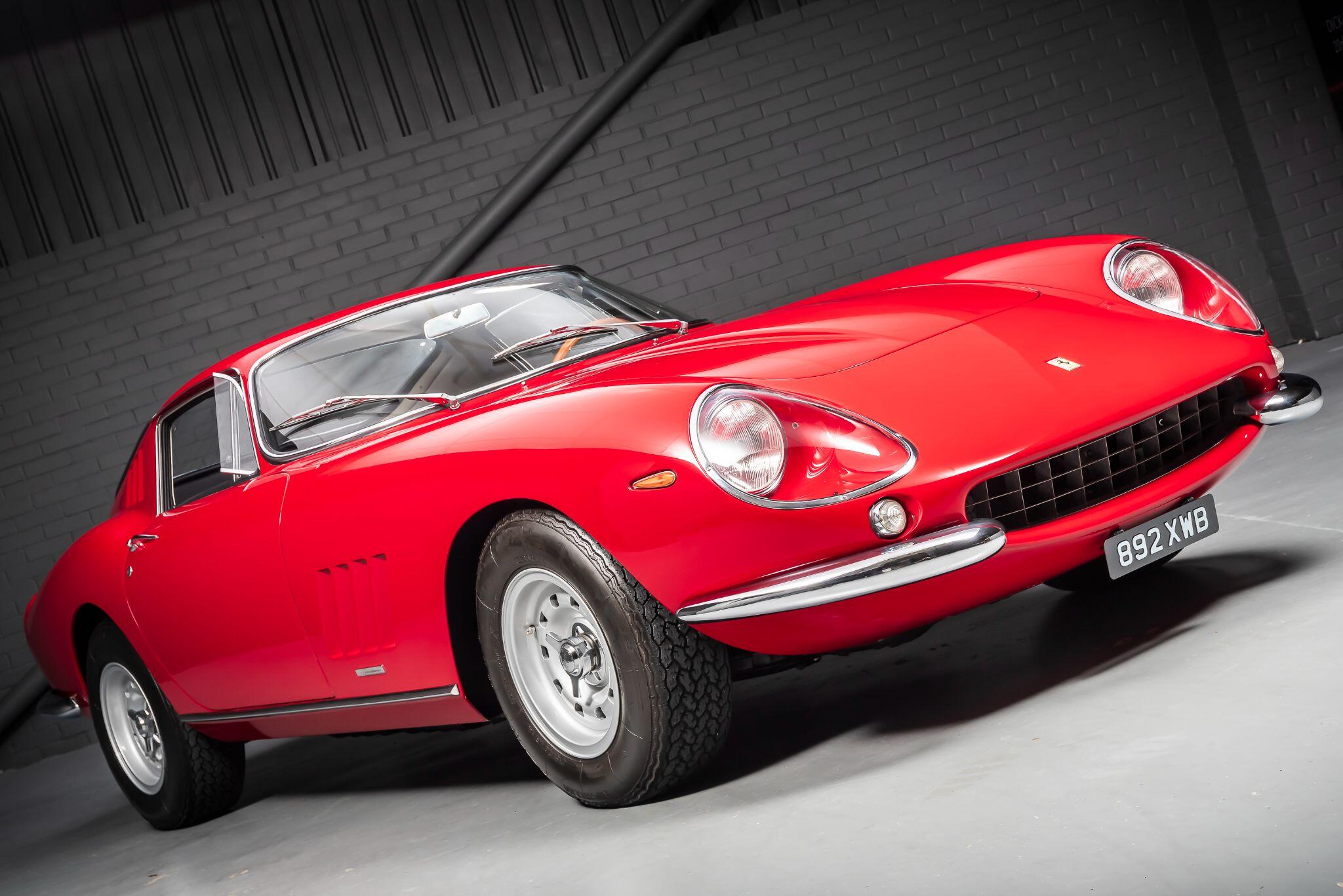 Ferrari 275 view 24