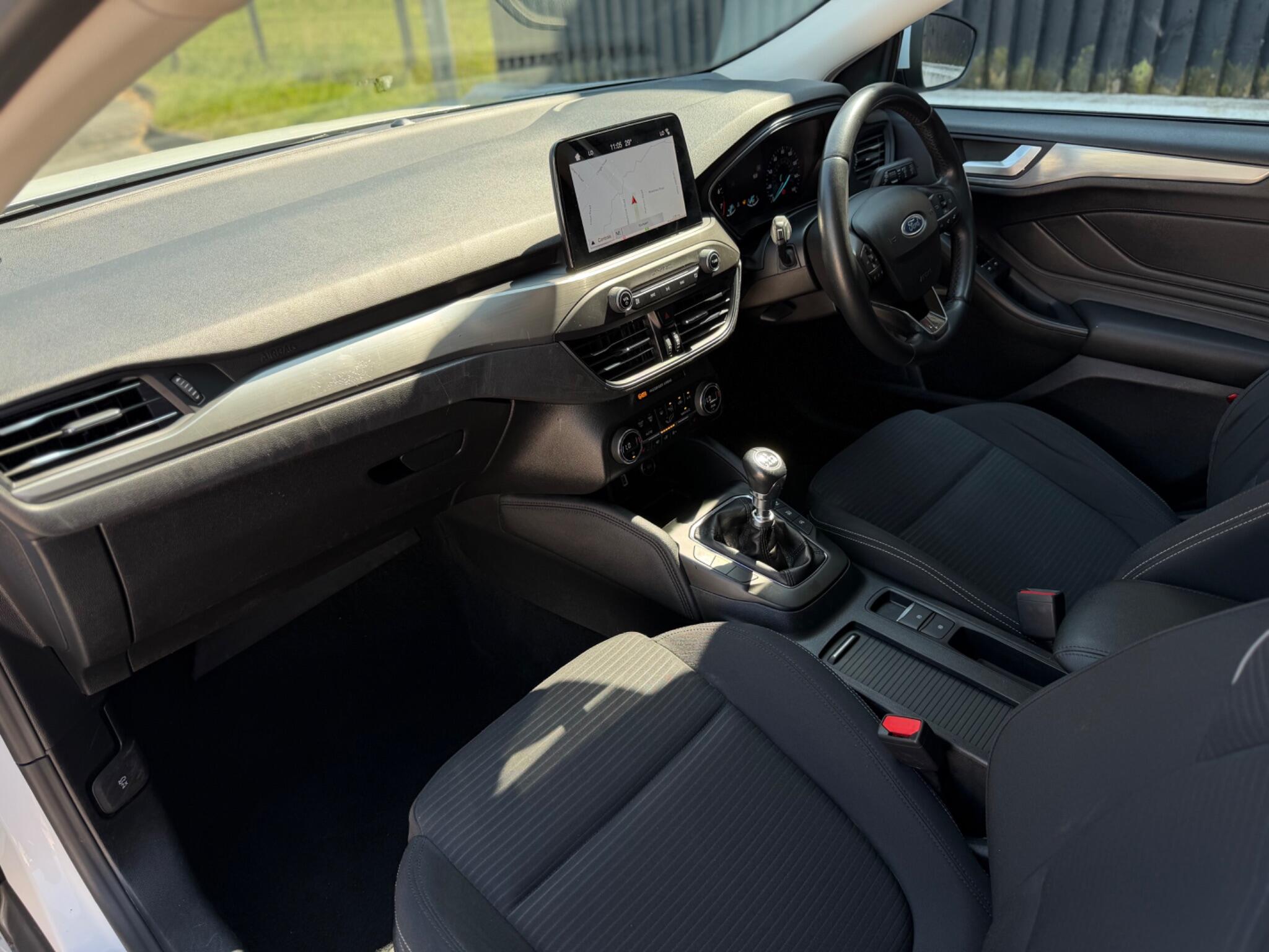 Ford Focus view 32