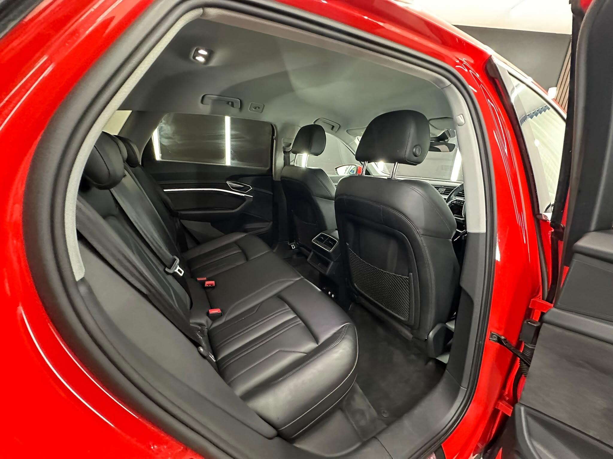Audi E-Tron view 29
