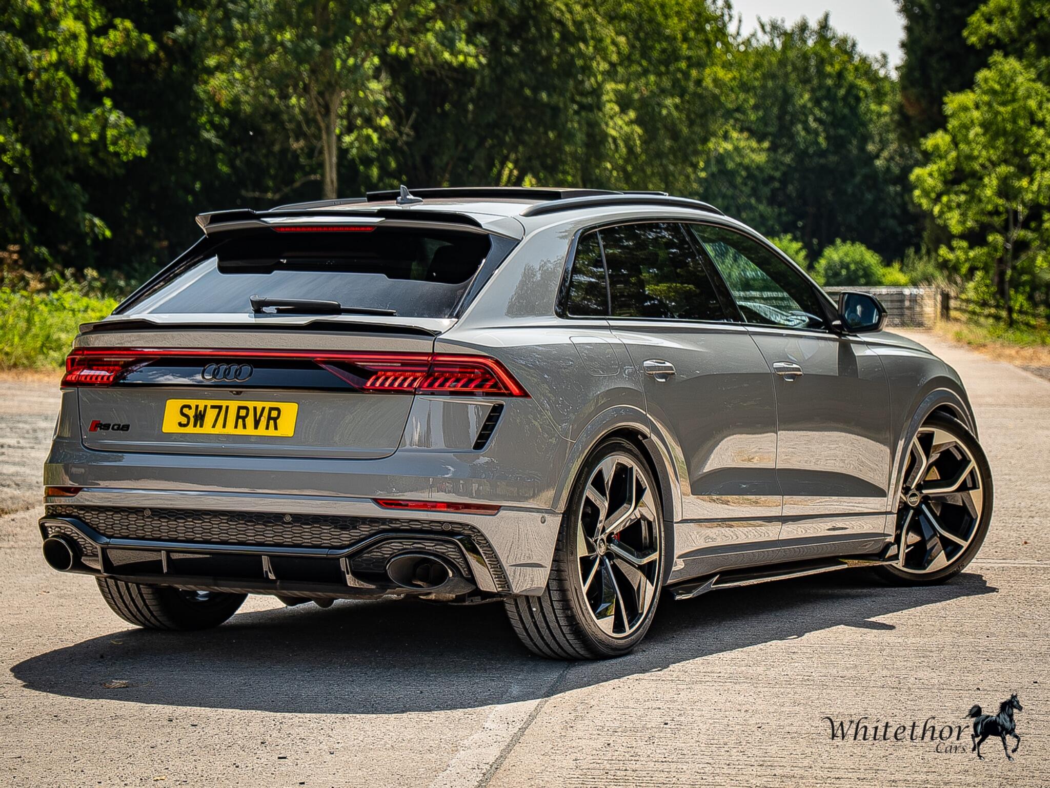 Audi RS Q8 view 42