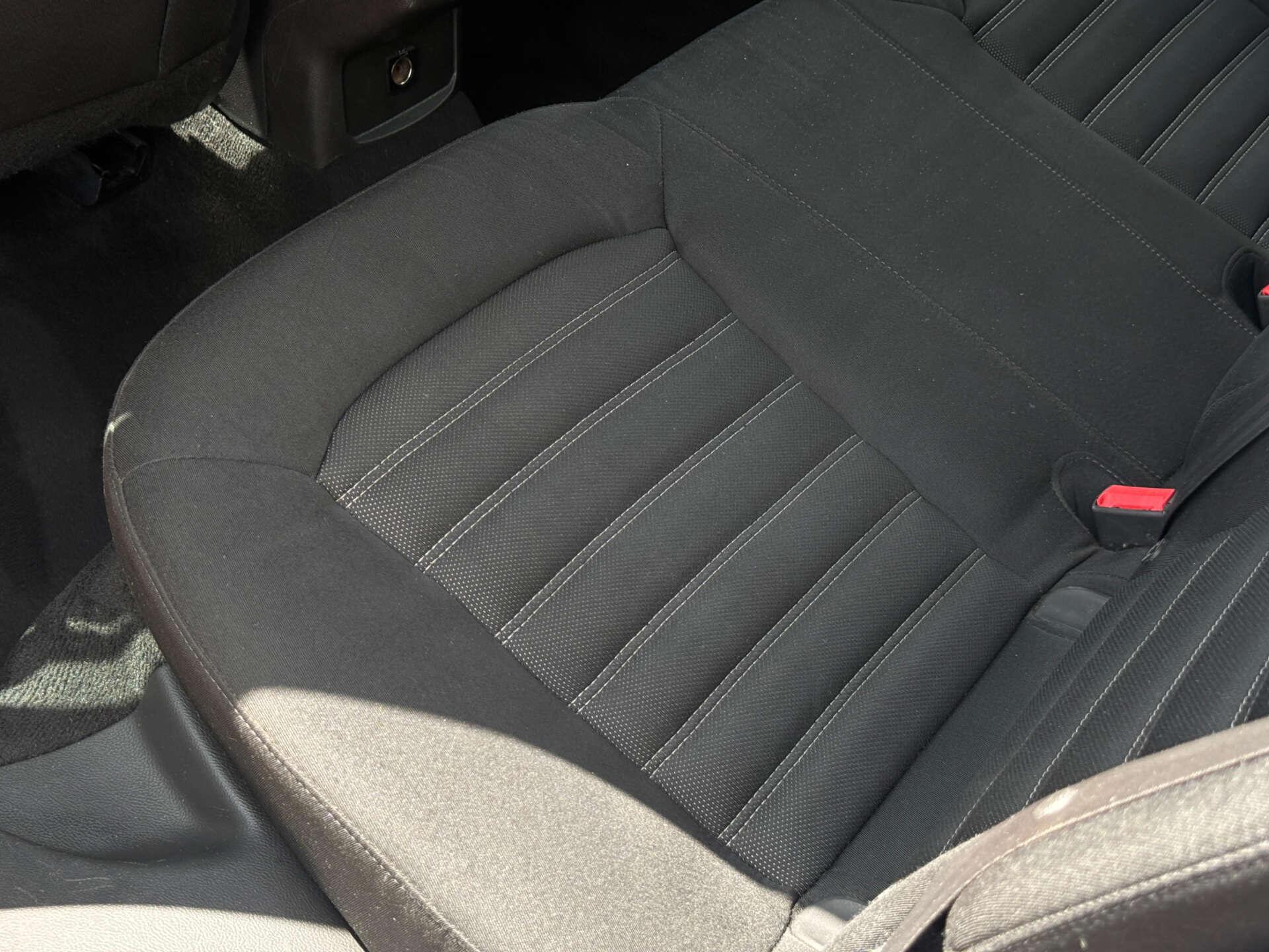 Ford Mondeo view 29