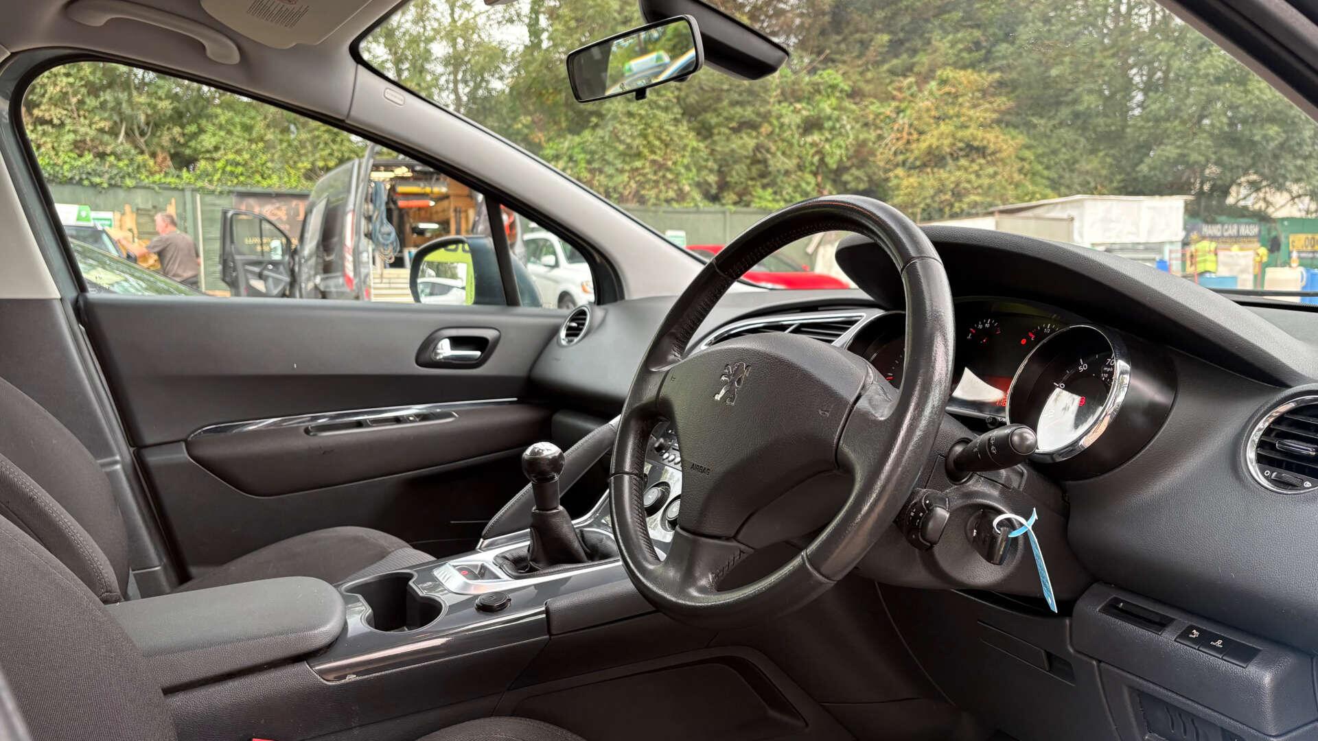 Peugeot 3008 view 10