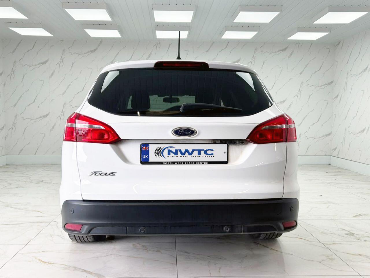 Ford Focus view 10