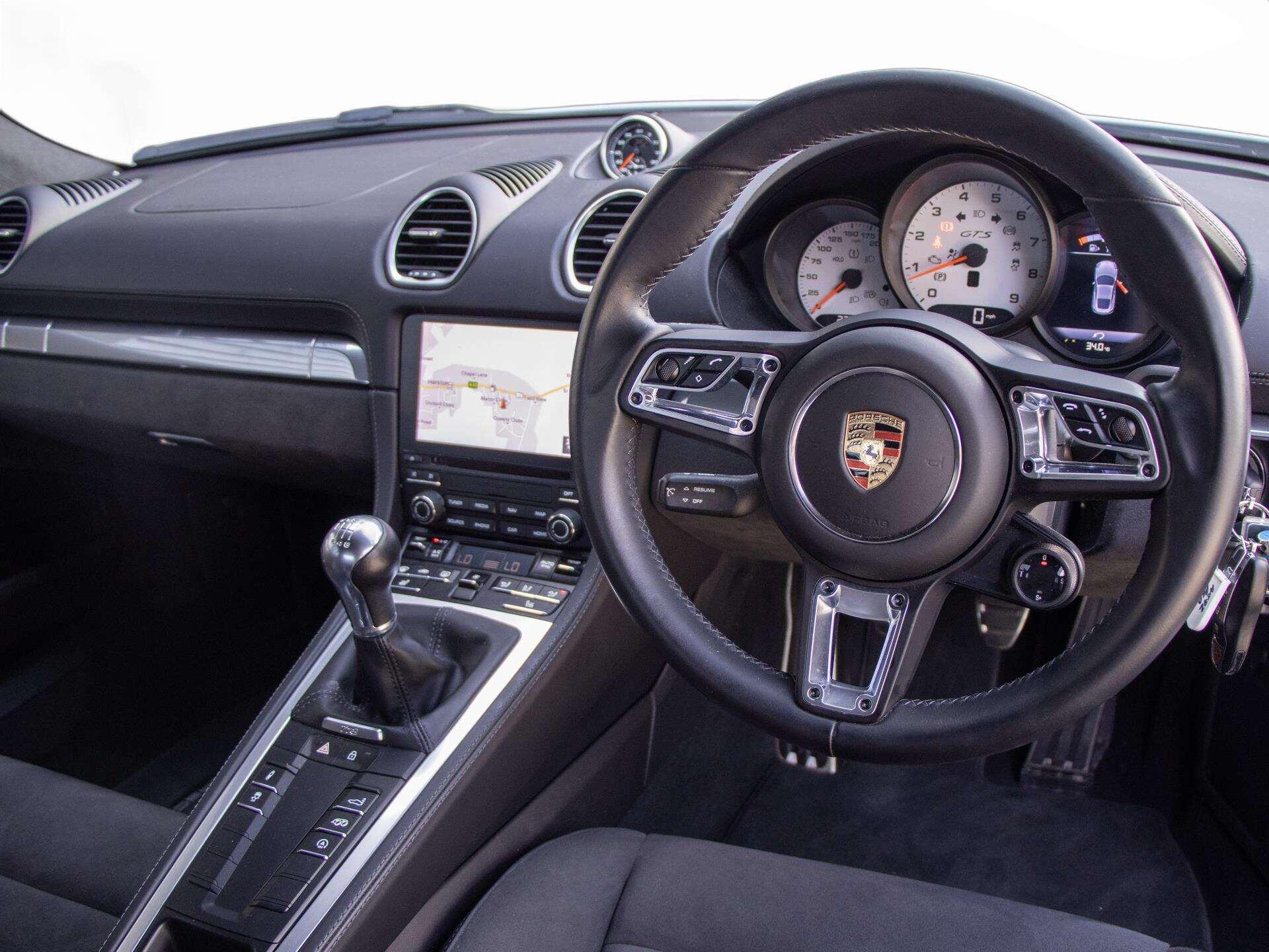 Porsche Cayman view 24