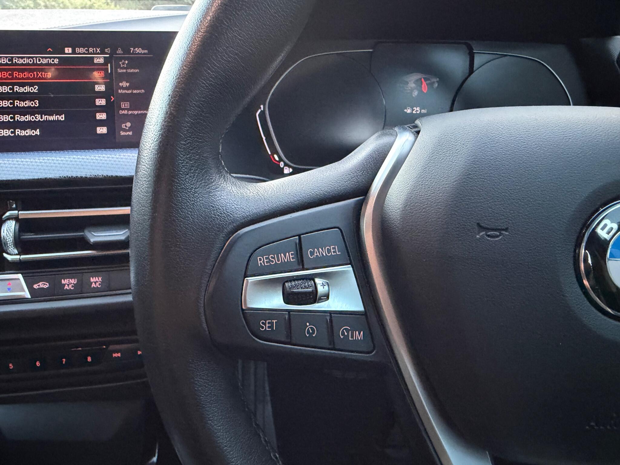 BMW 1 Series view 27