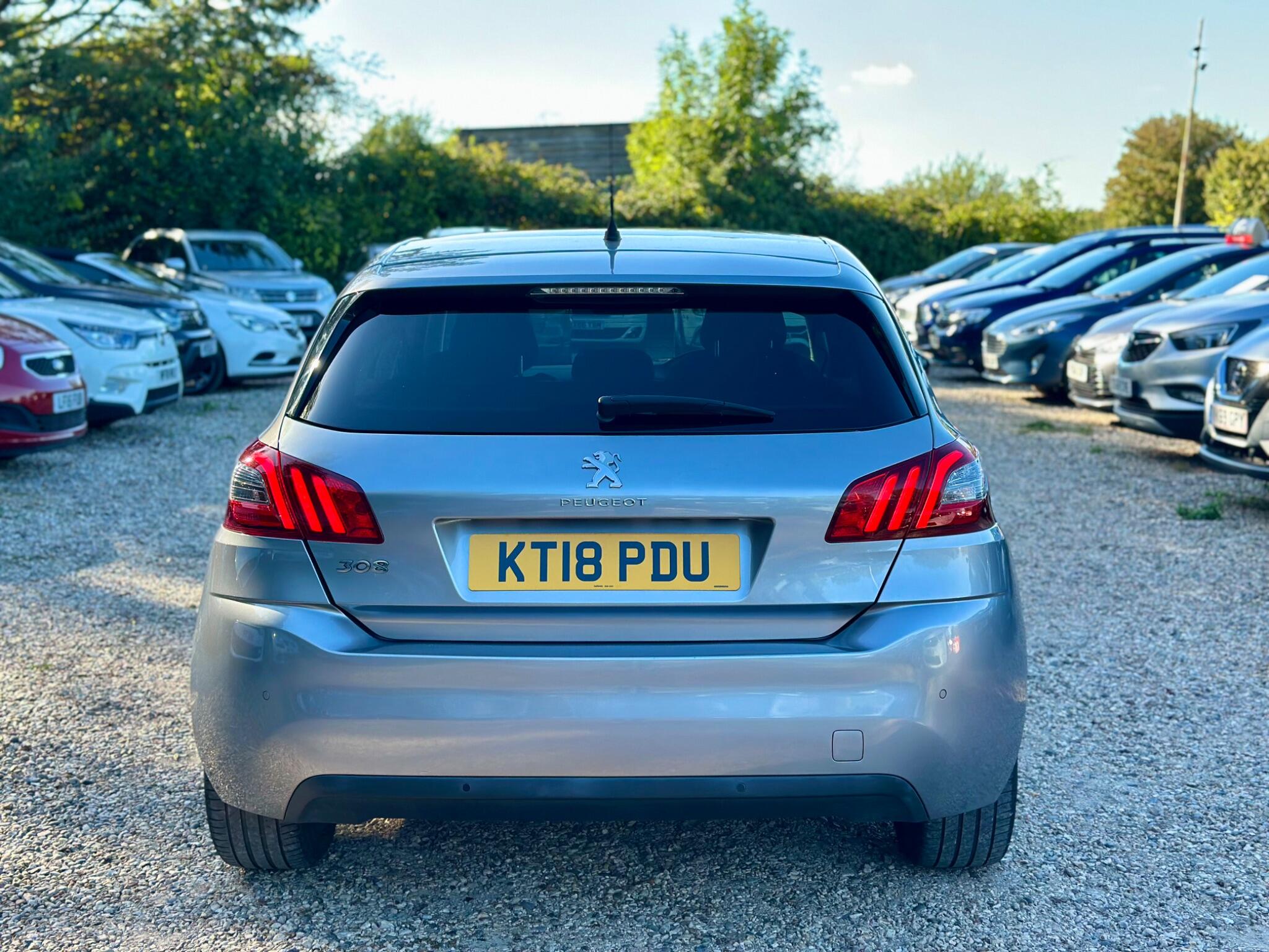Peugeot 308 view 13