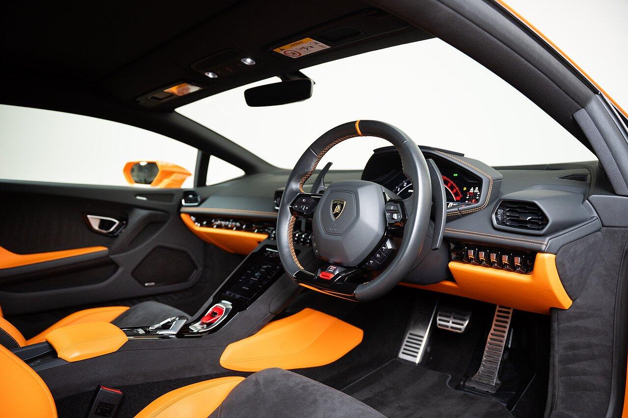 Lamborghini Huracan view 22