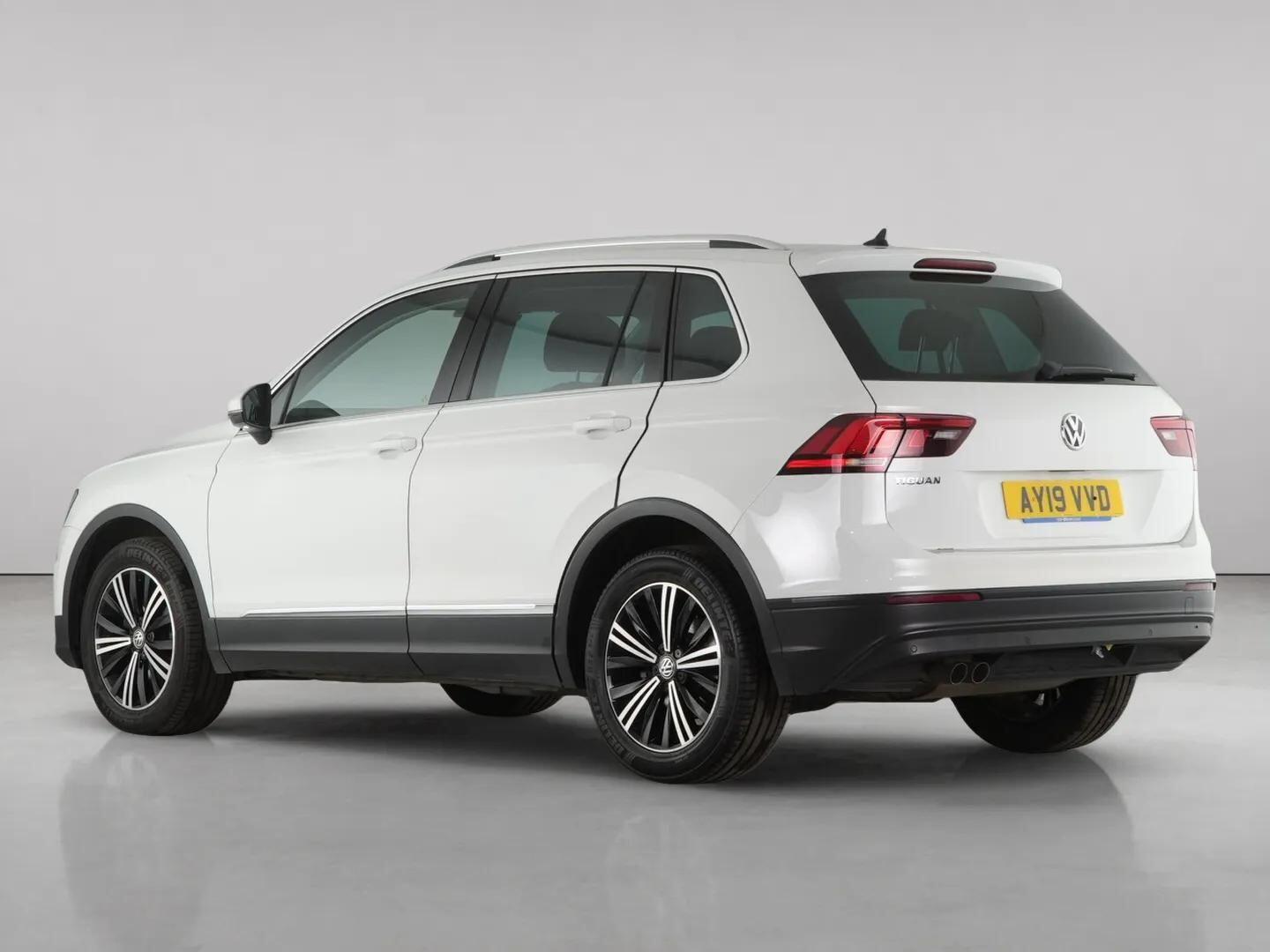Volkswagen Tiguan view 6