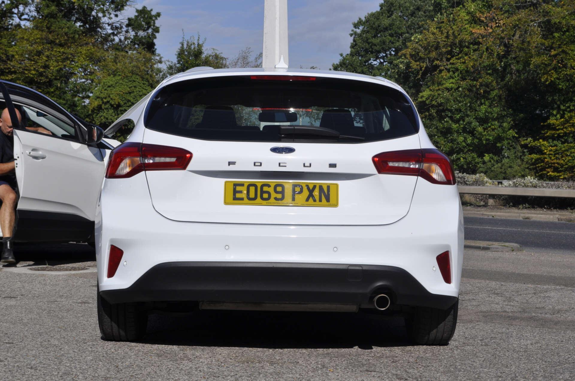 Ford Focus view 2