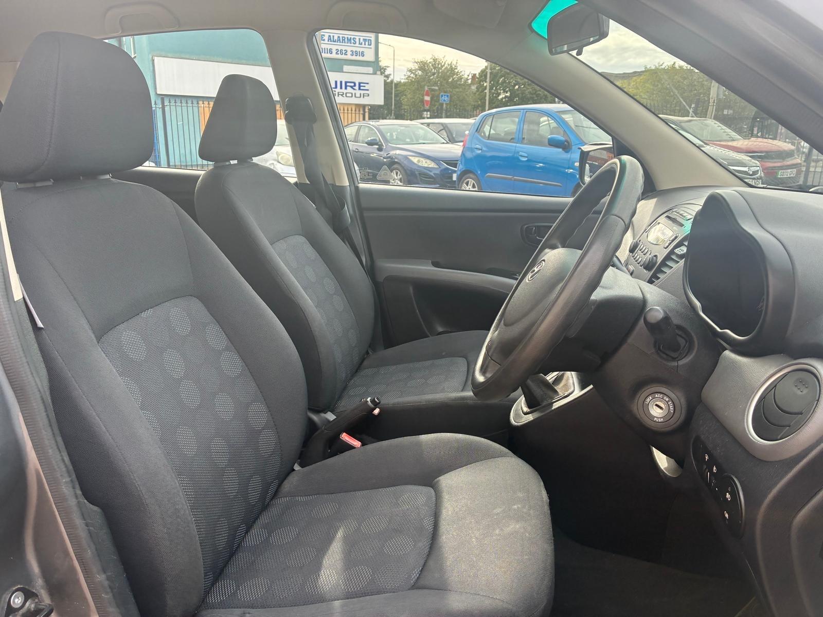 Hyundai i10 view 15