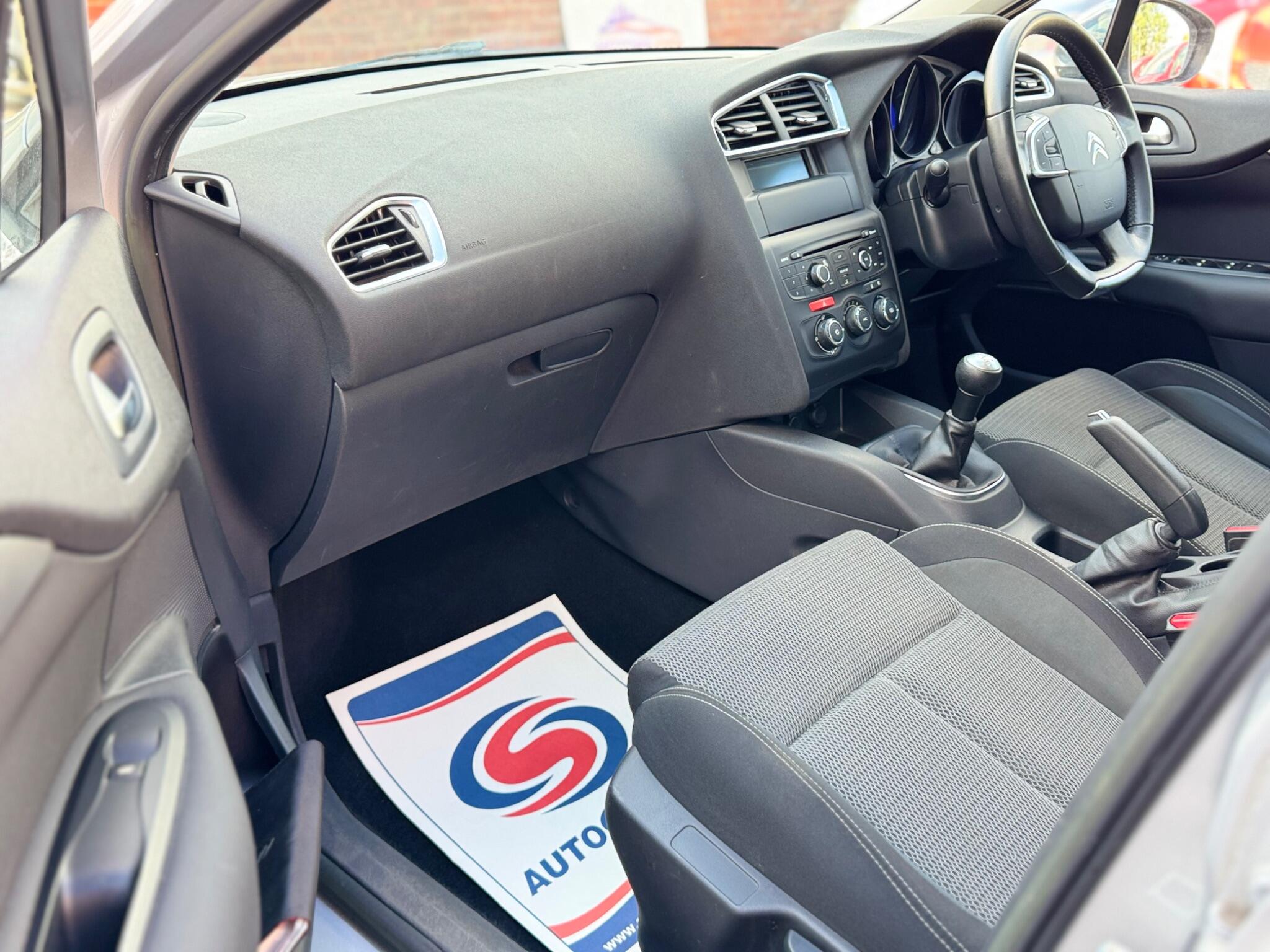 Citroen C4 view 14