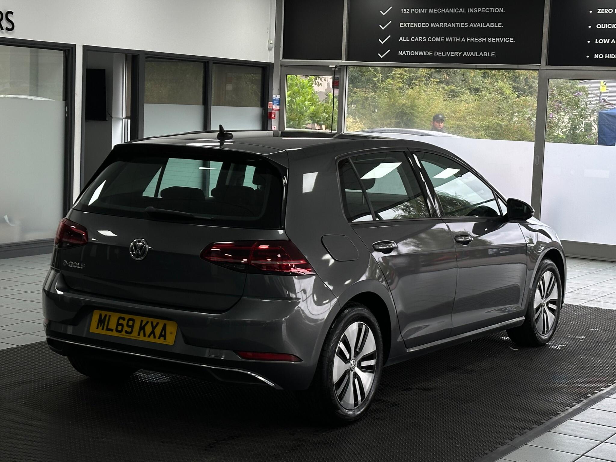 Volkswagen E-Golf view 13