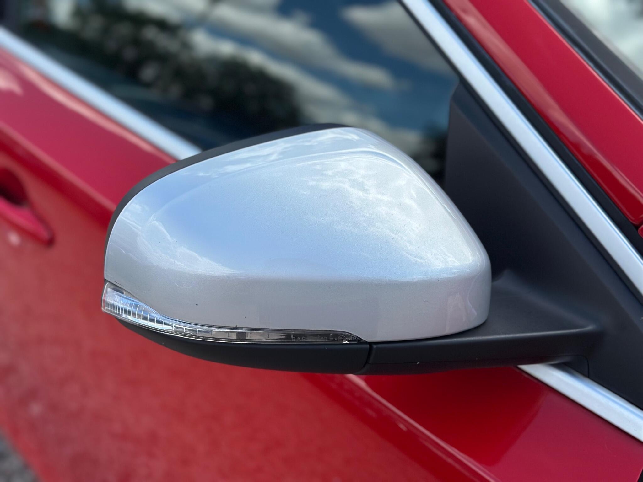 Volvo V40 view 23