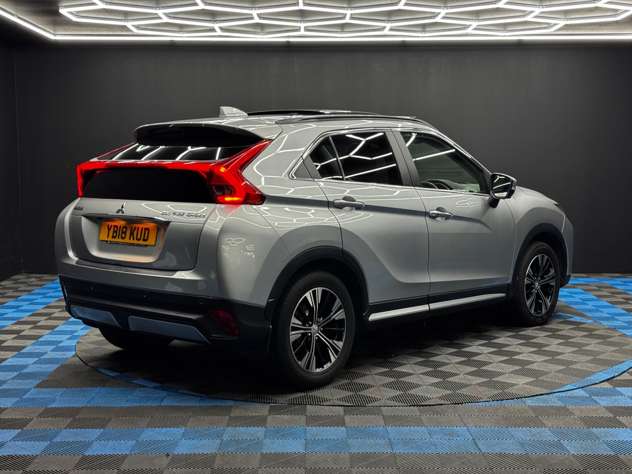 Mitsubishi Eclipse Cross view 5