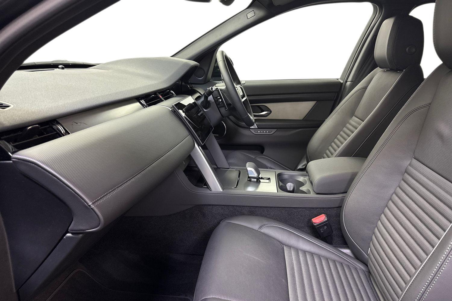 Land Rover Discovery Sport view 7
