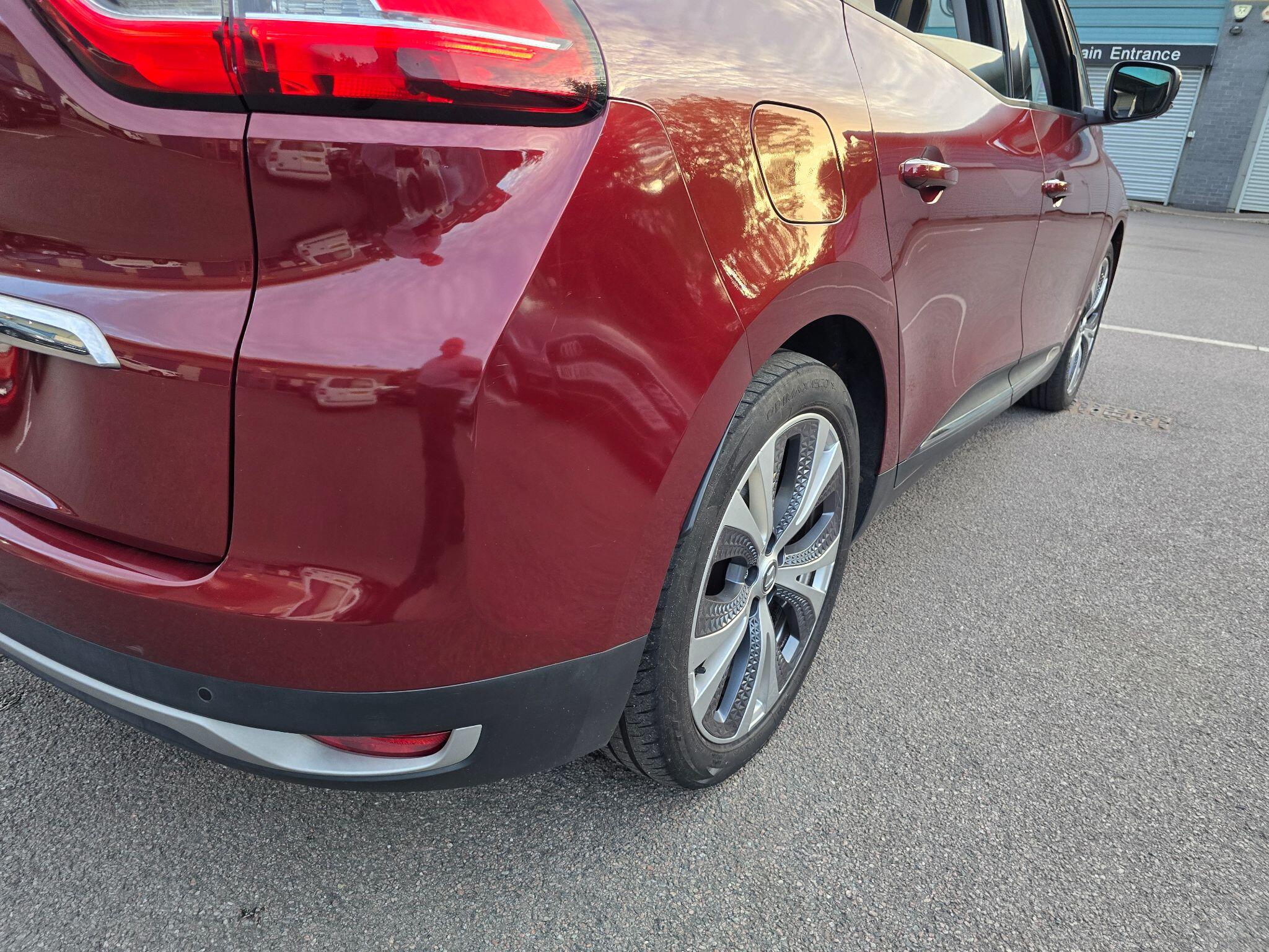 Renault Grand Scenic view 92