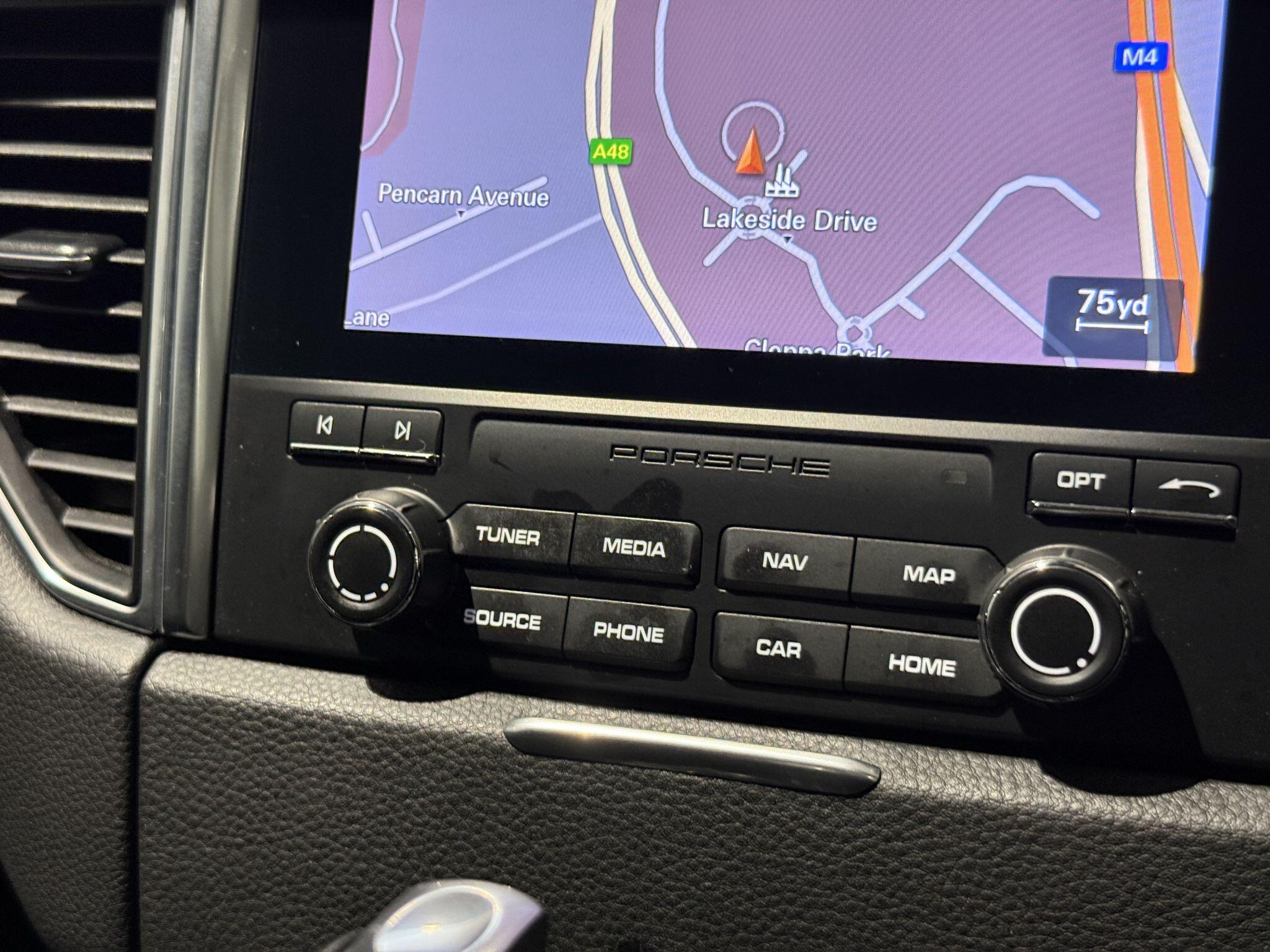 Porsche Macan view 84