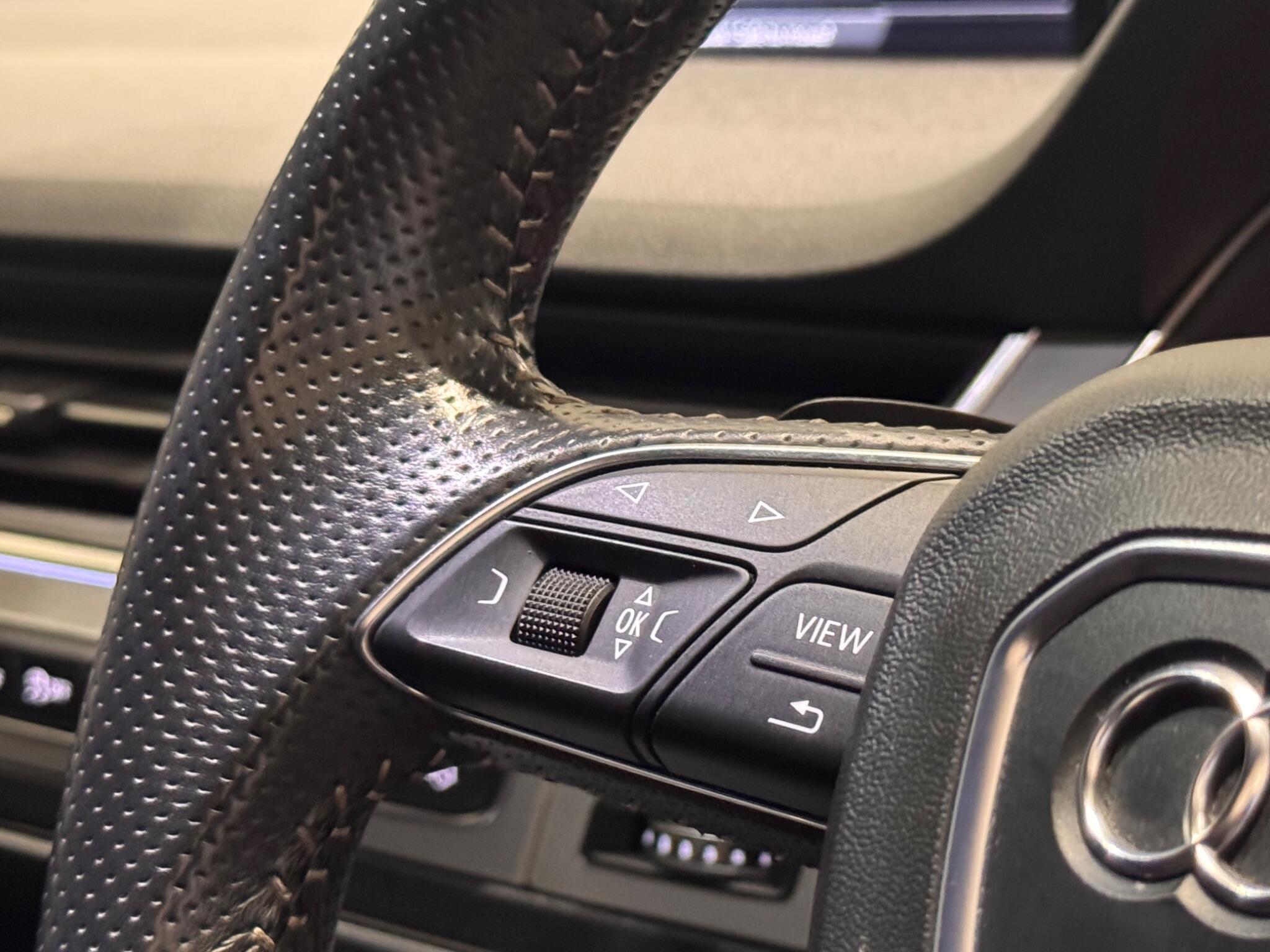 Audi Q7 view 25