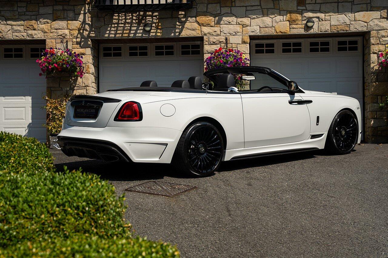Rolls-Royce Dawn view 23