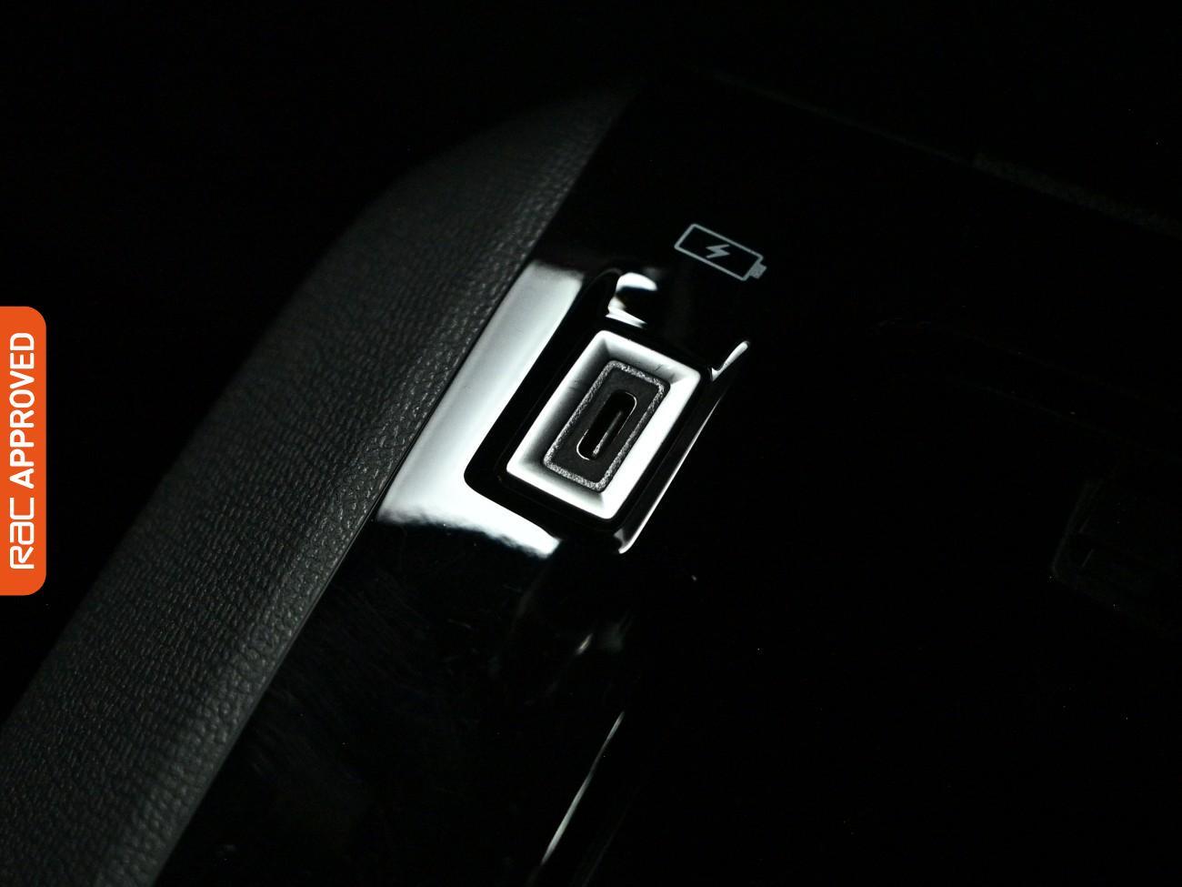 Peugeot e-2008 view 23