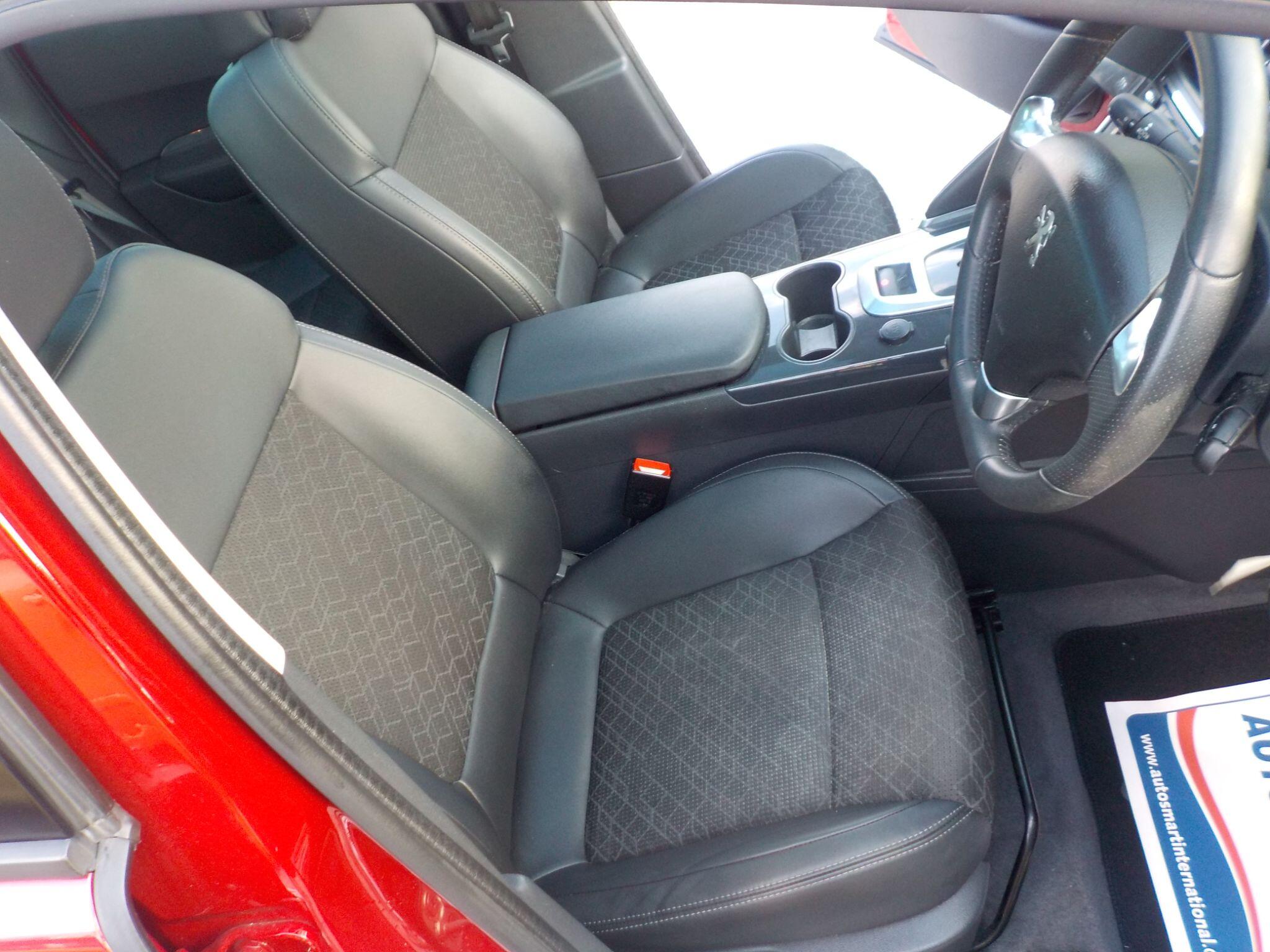 Peugeot 3008 2.0 HDi Allure Auto Euro 5 5dr