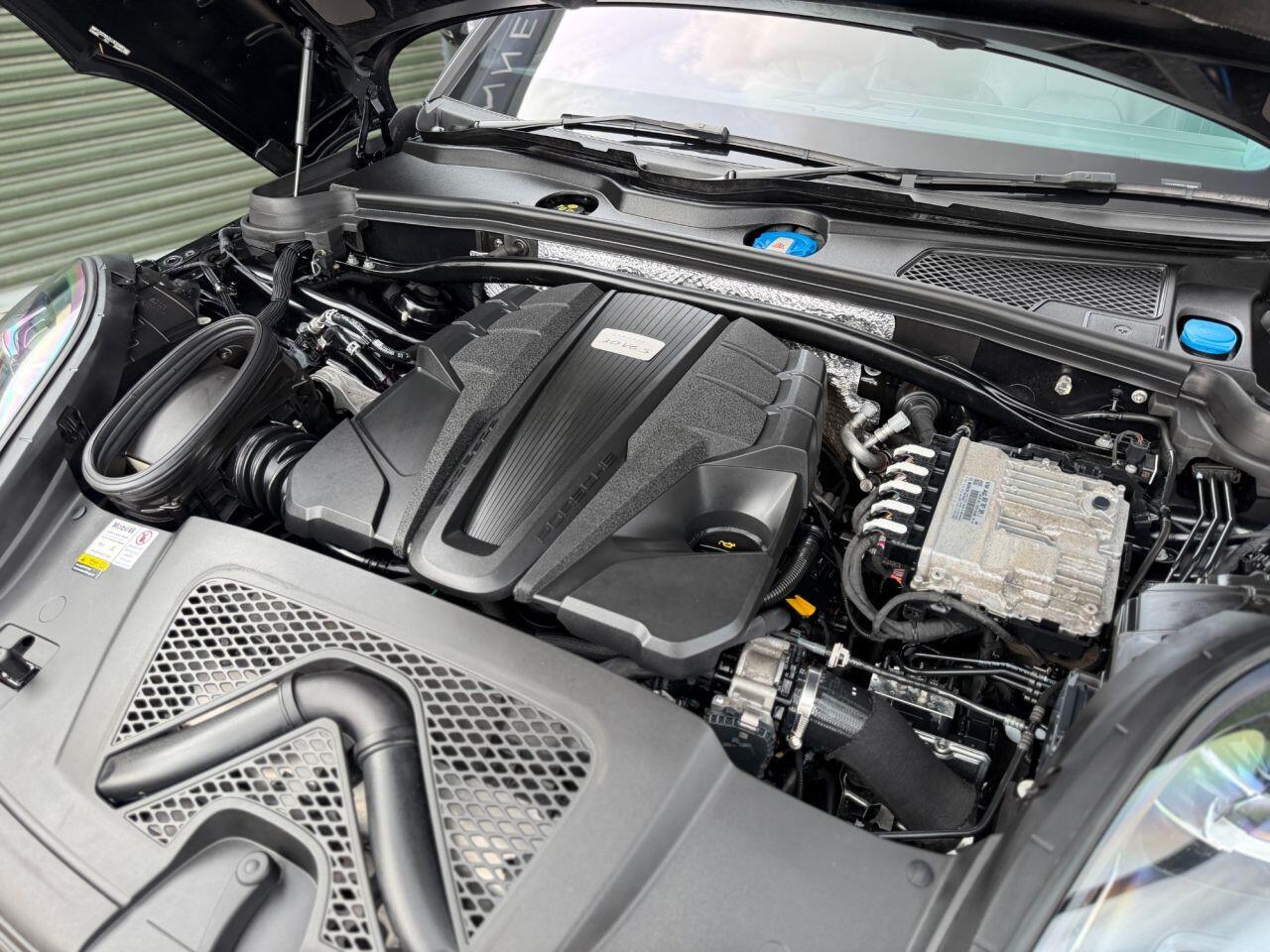 Porsche Macan view 20
