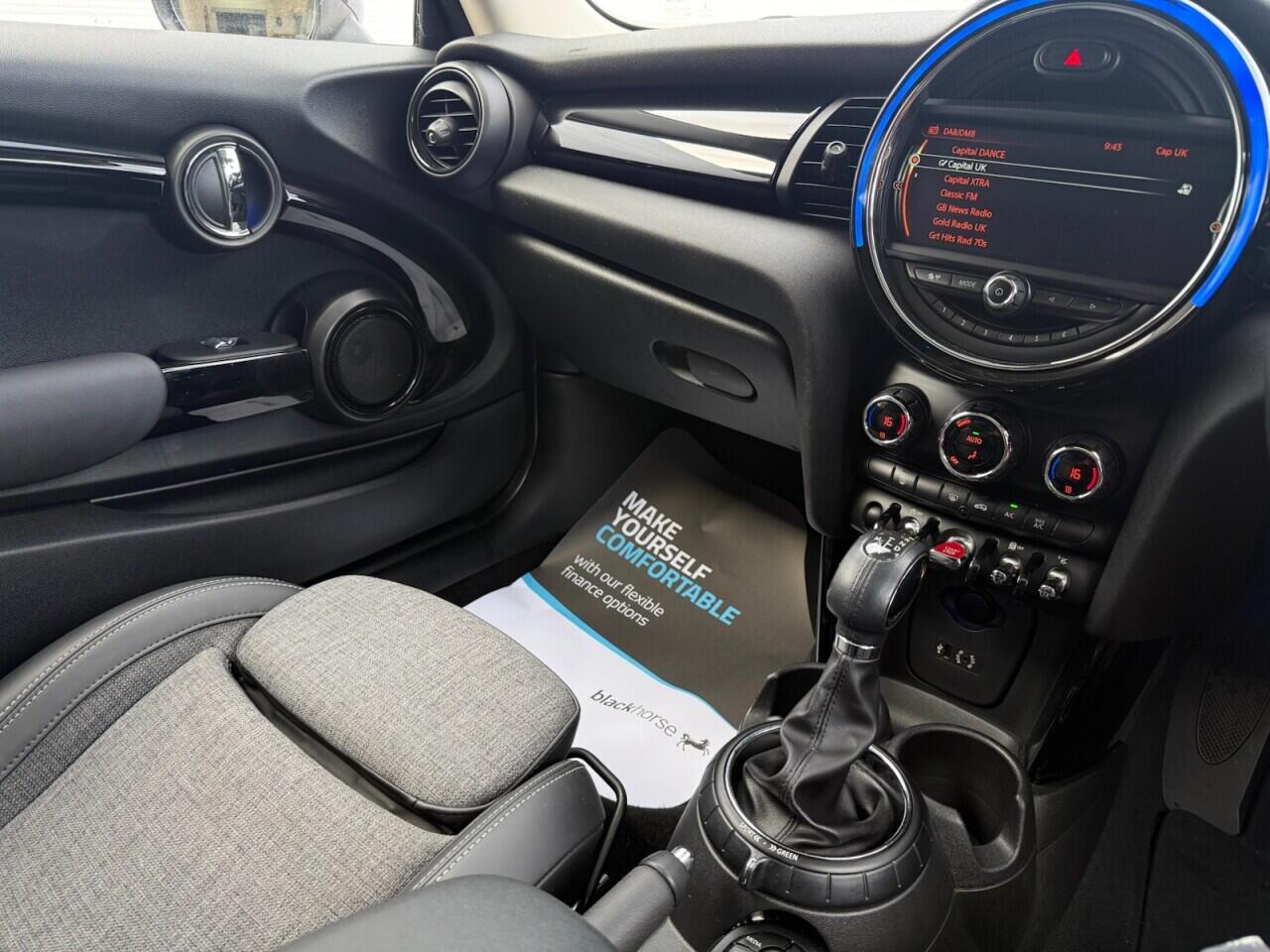 Mini Hatch view 13