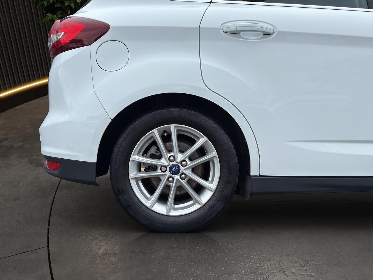 Ford C-Max view 24
