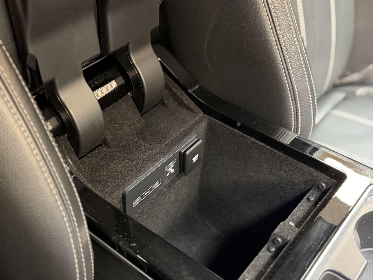 Land Rover Range Rover Velar view 38