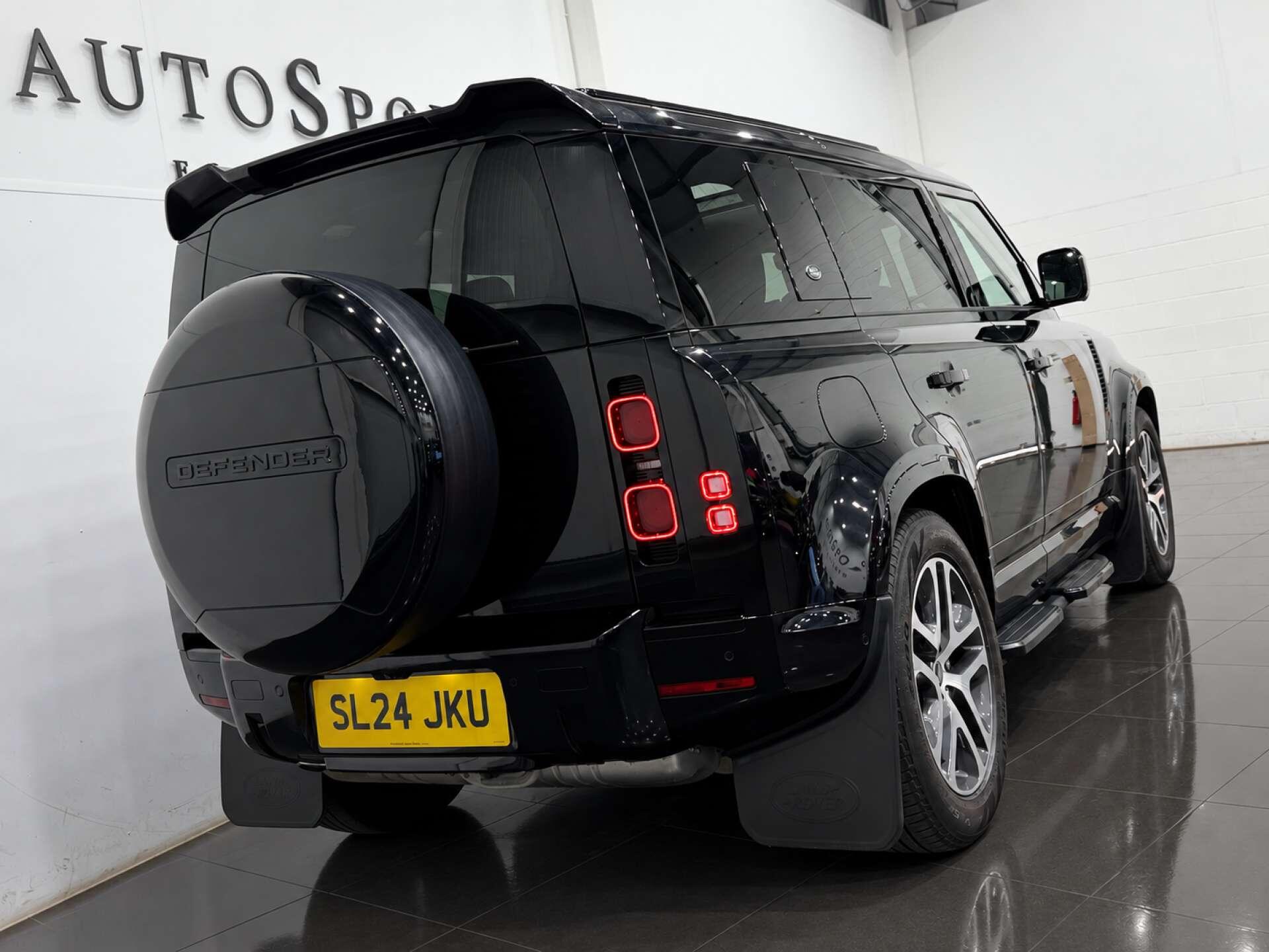 Land Rover Defender view 25
